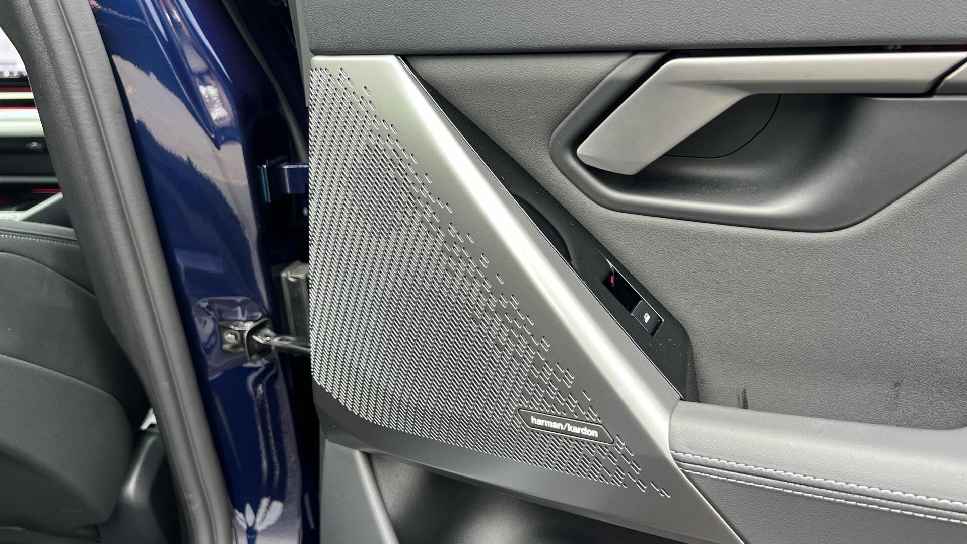 BMW 5 Series view 28
