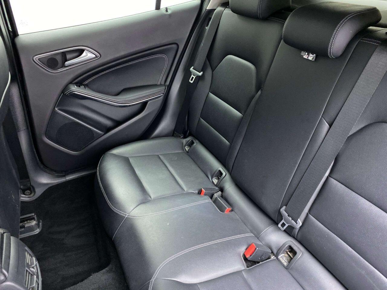 Mercedes-Benz Gla view 24