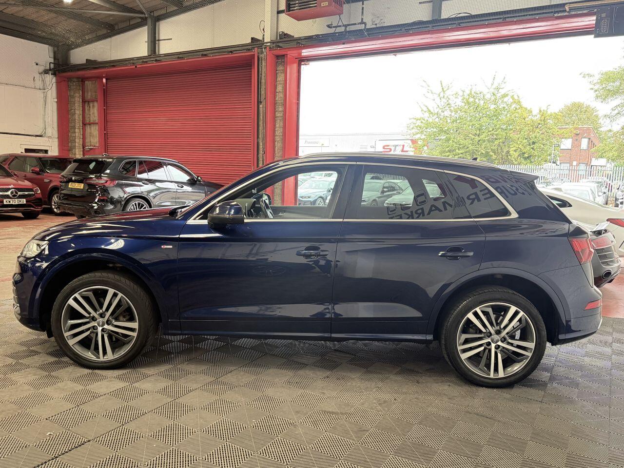 Audi Q5 view 6
