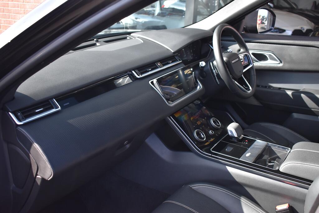 Land Rover Range Rover Velar view 39