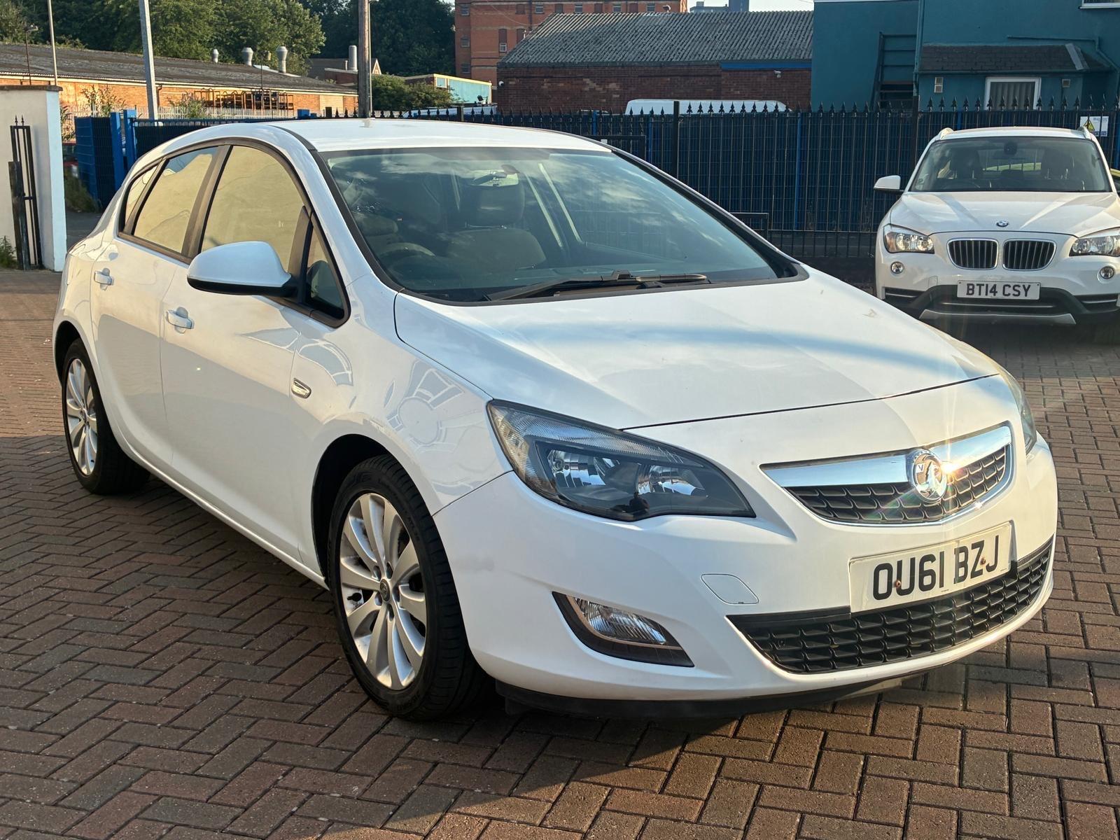 Vauxhall Astra view 4