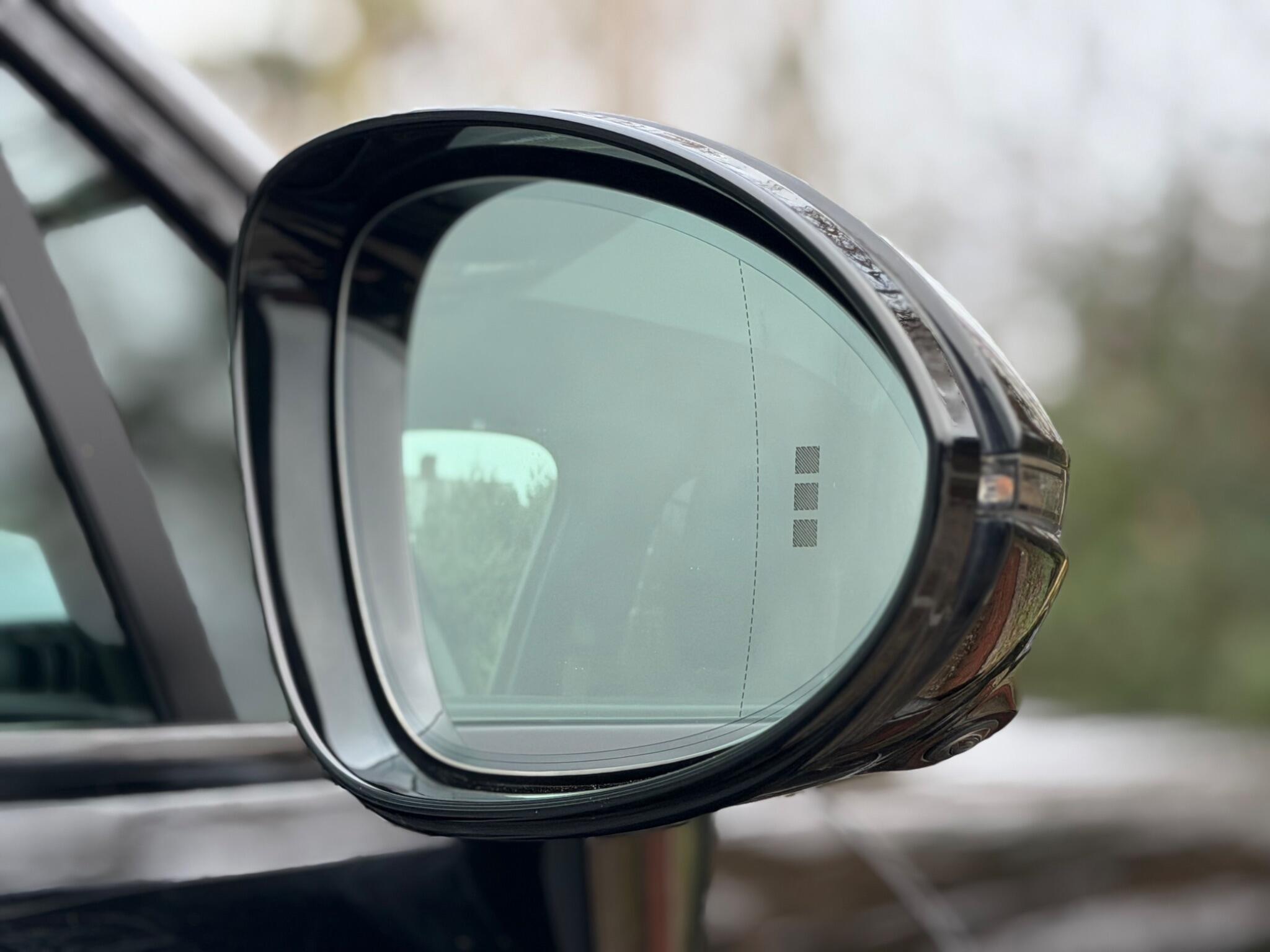 Porsche Cayenne view 90