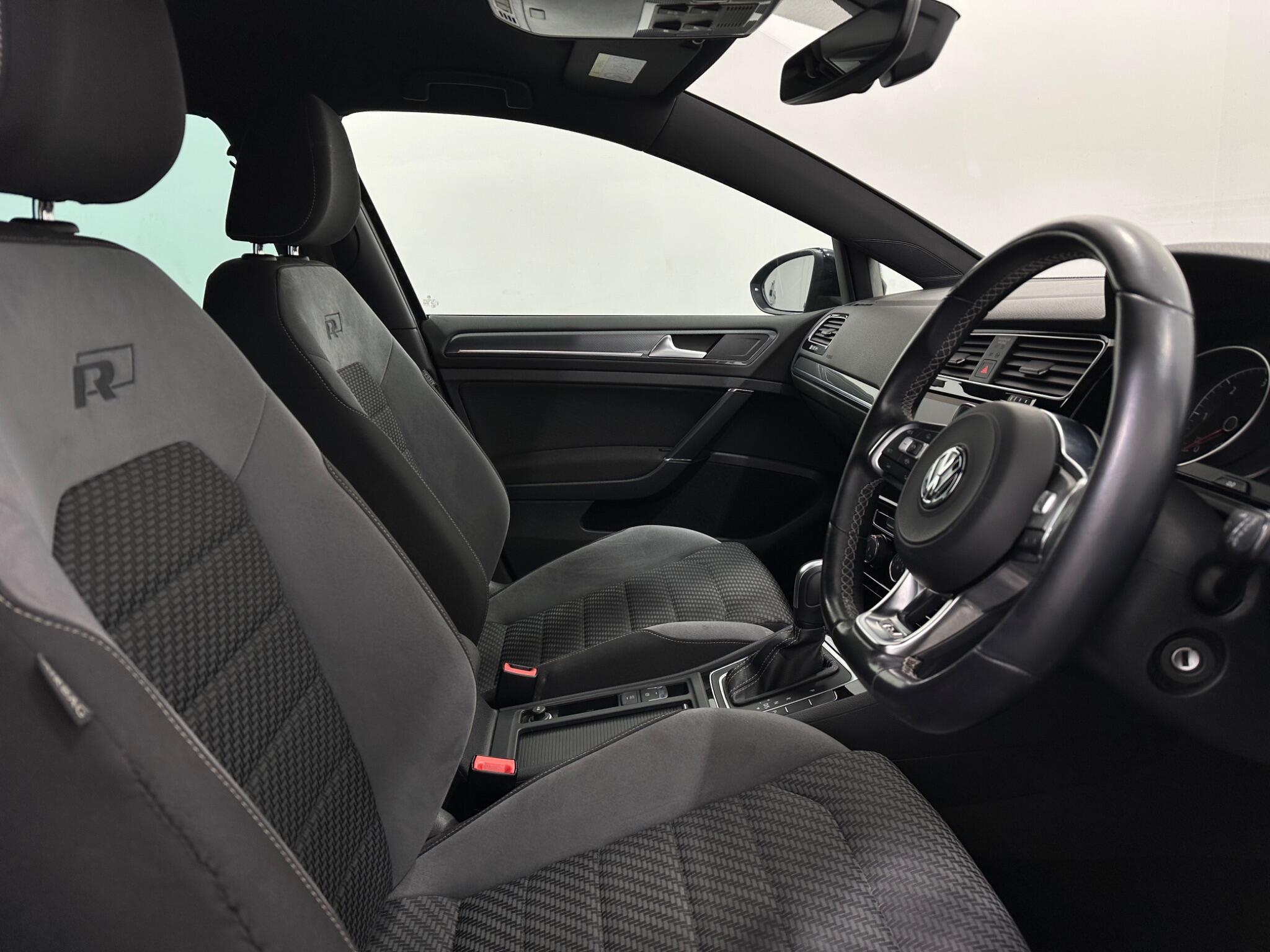 Volkswagen Golf view 33