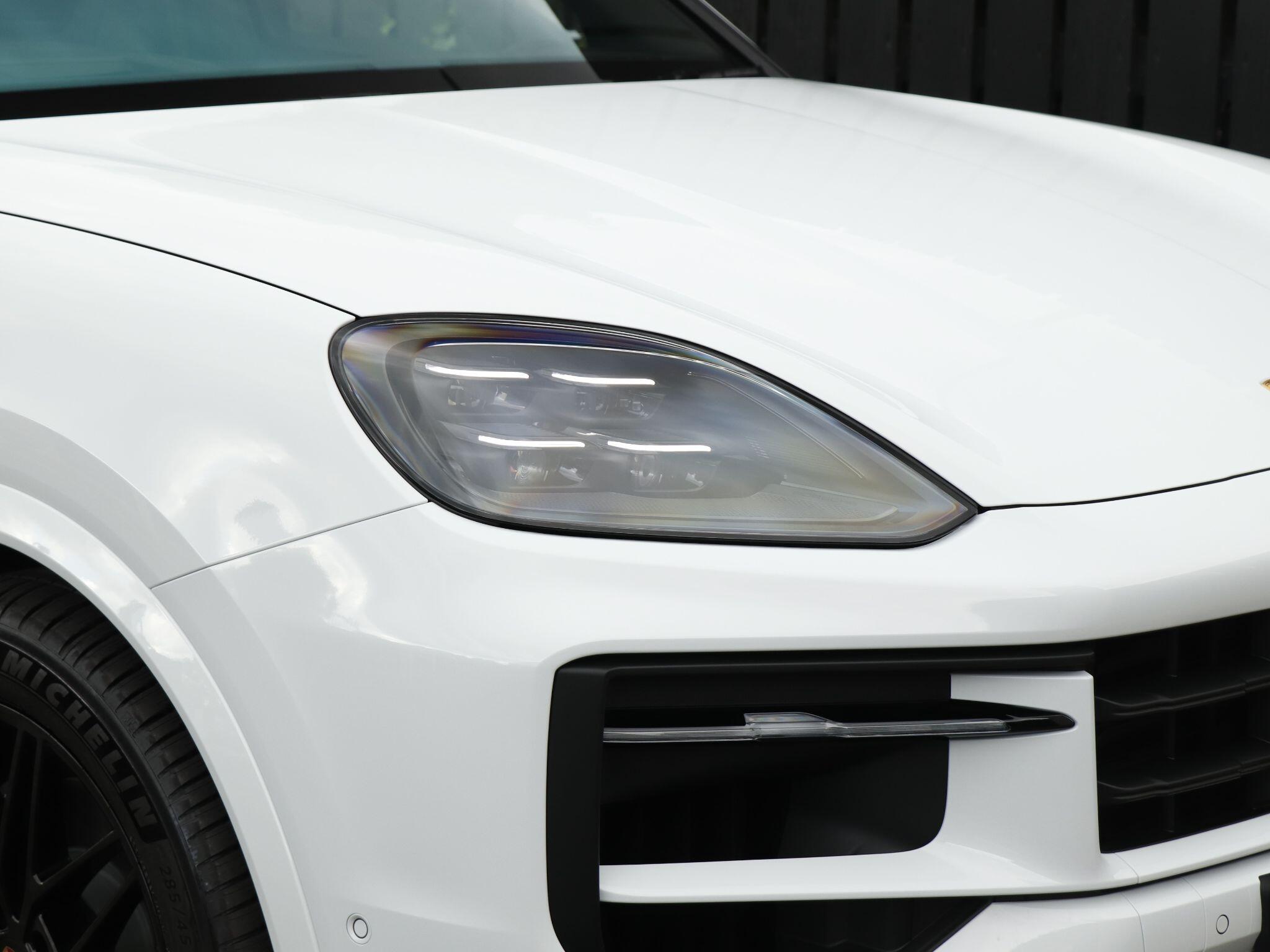 Porsche Cayenne view 34