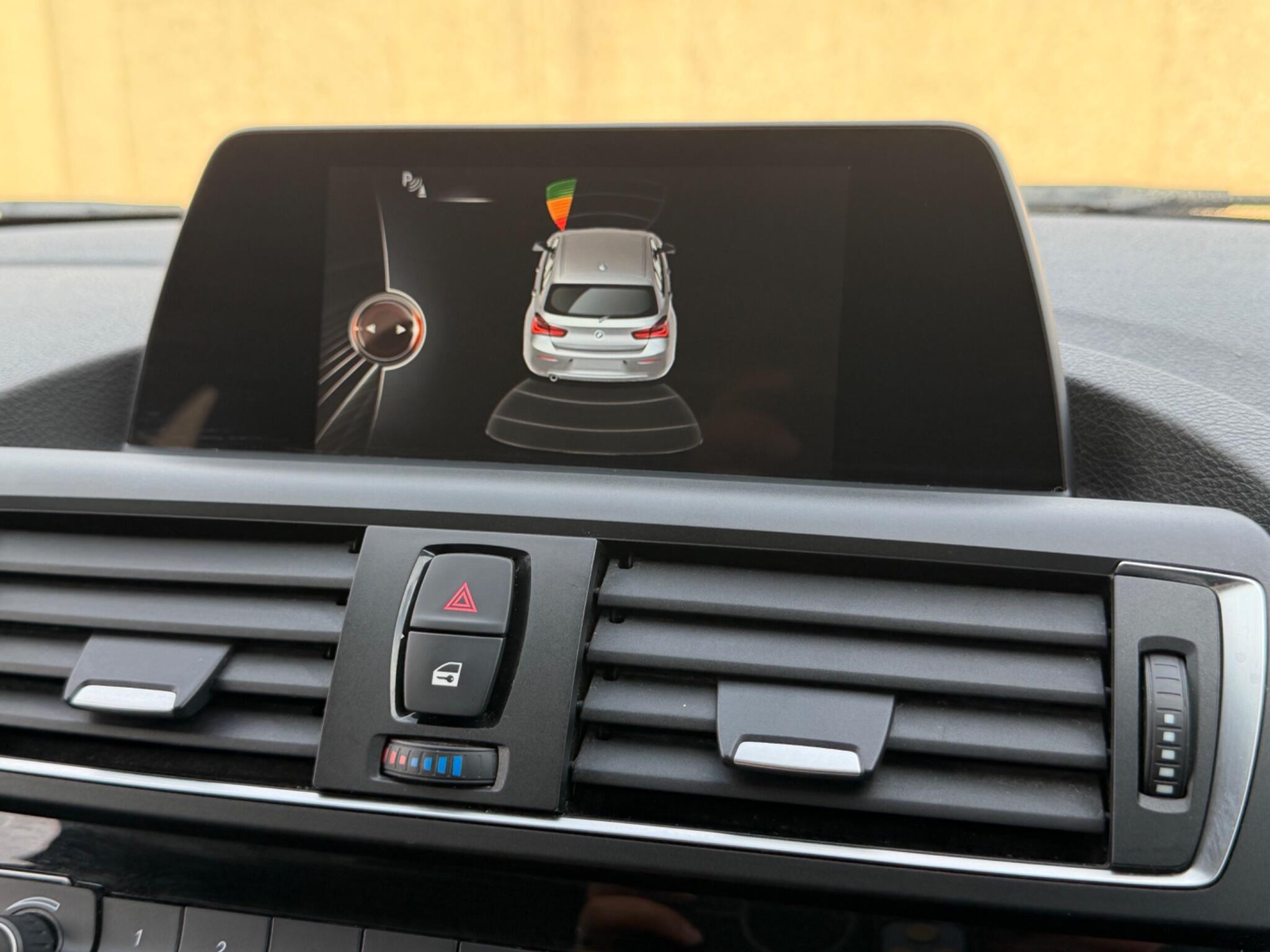 BMW 1 Series view 25