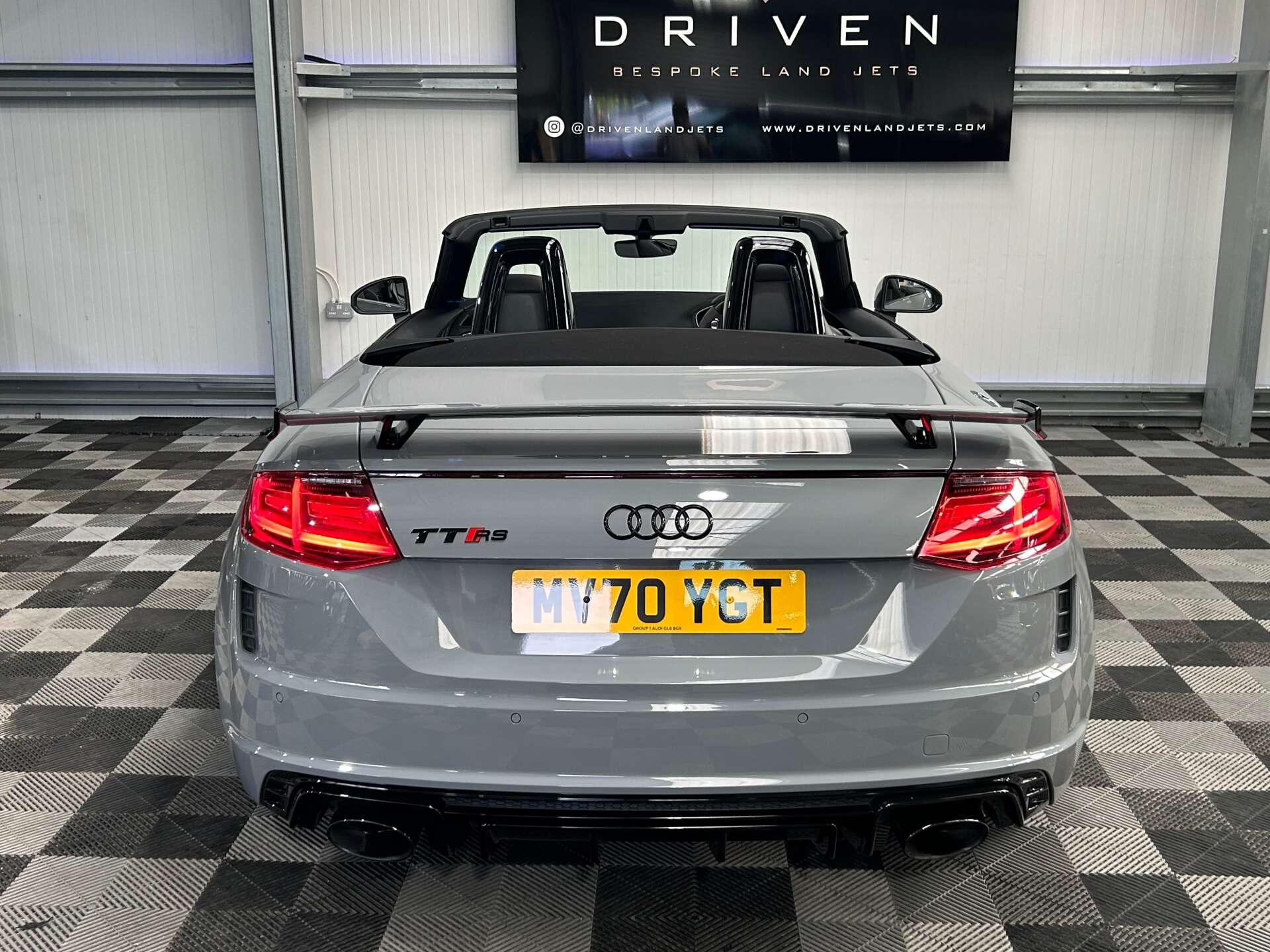Audi TT RS view 32