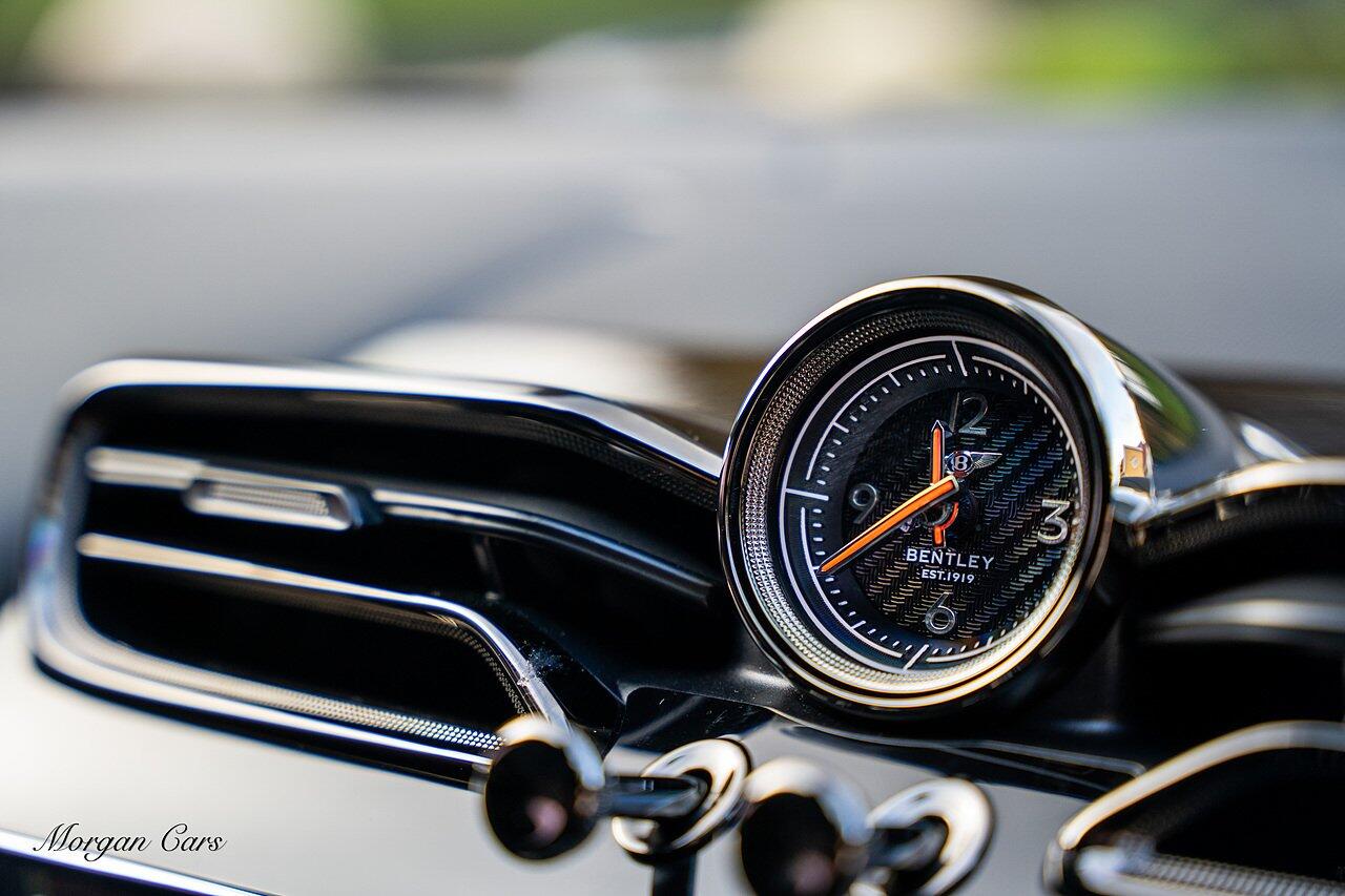 Bentley Bentayga view 56