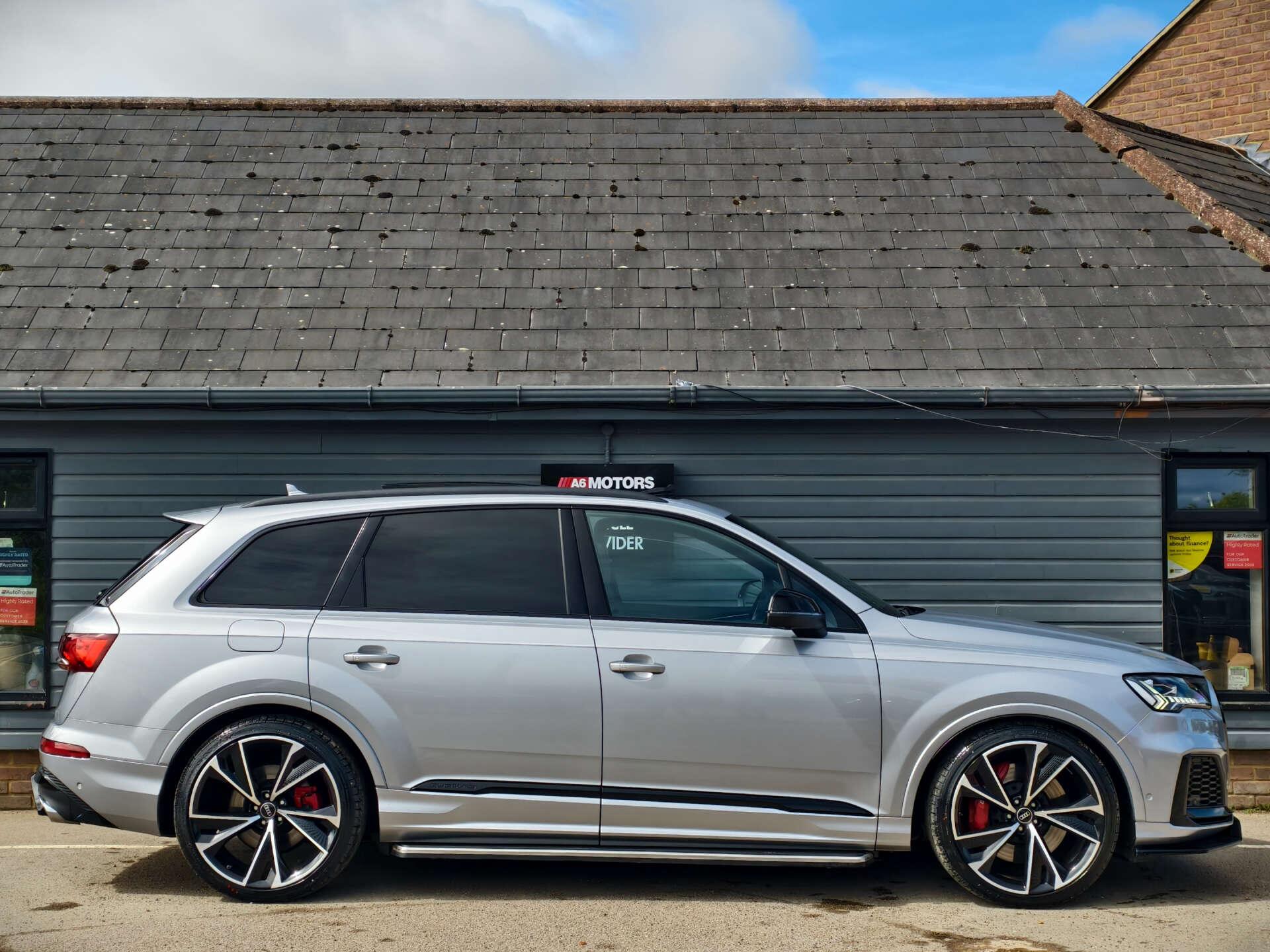 Audi SQ7 view 13