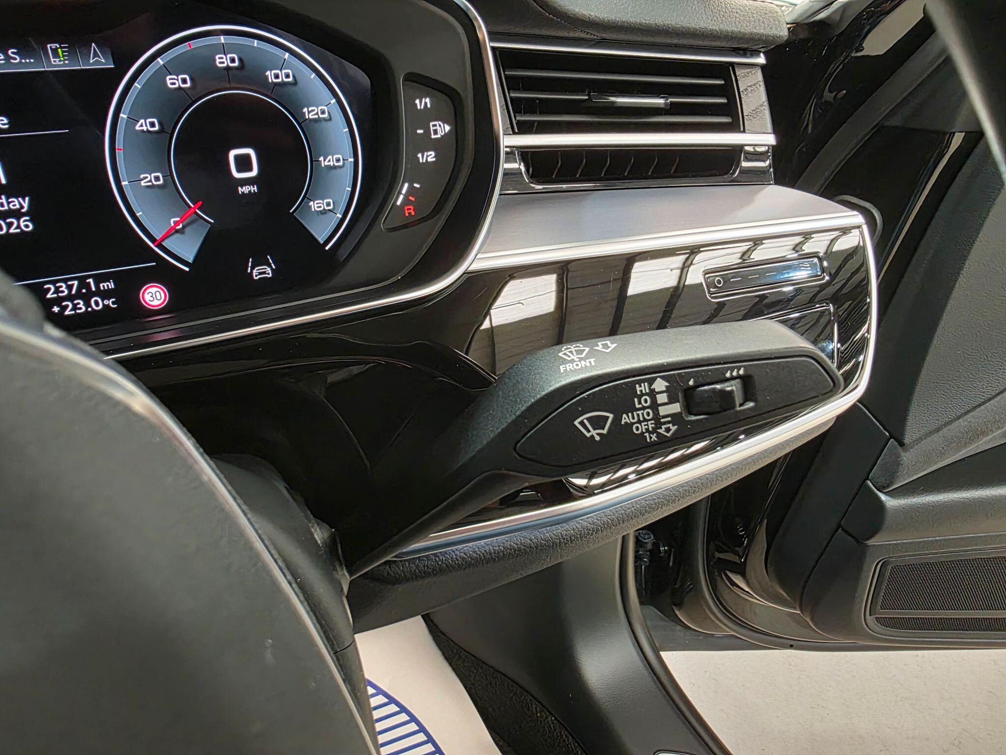 Audi A8 view 26