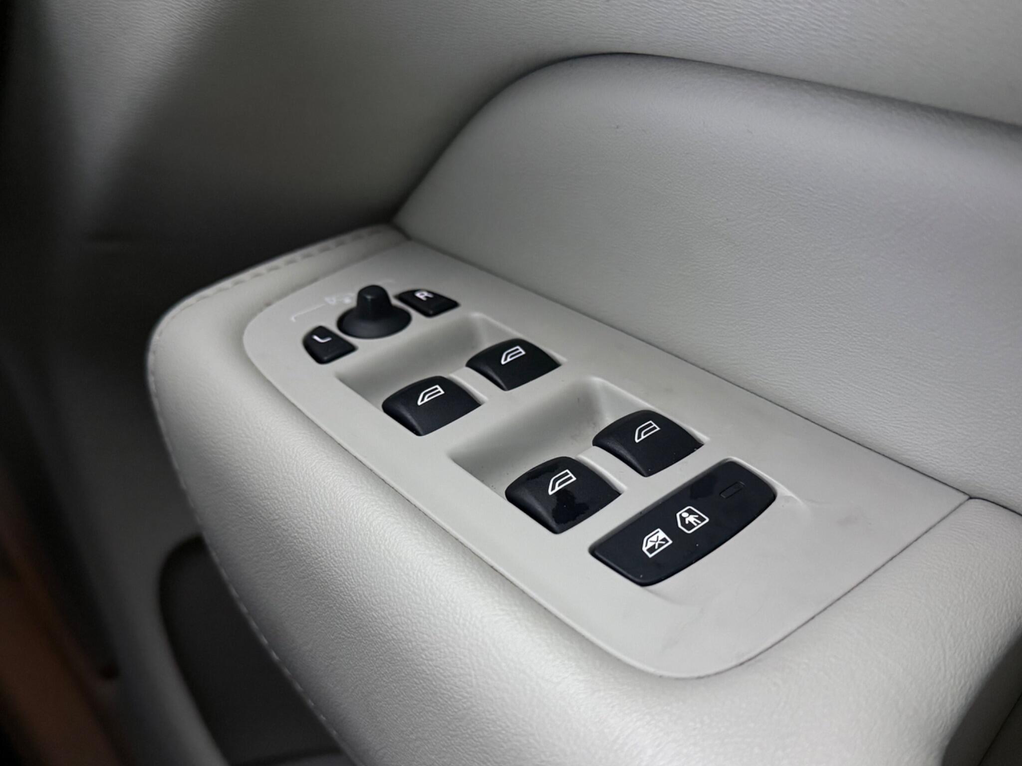 Volvo XC60 view 16