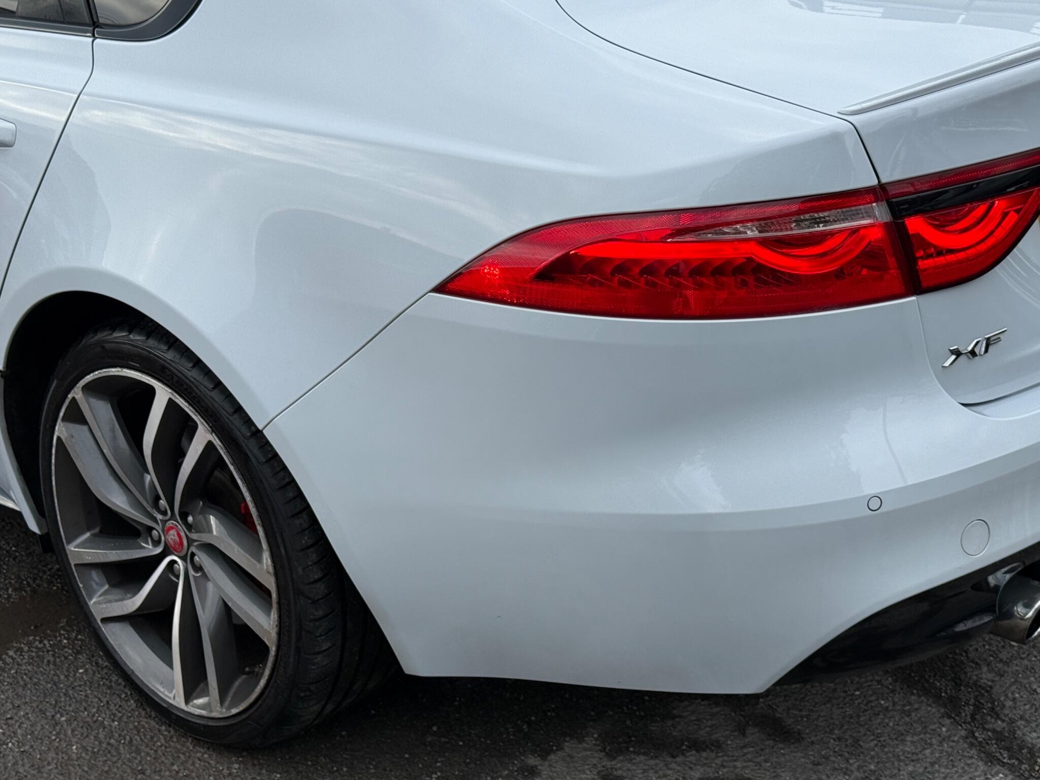Jaguar XF - Image 22