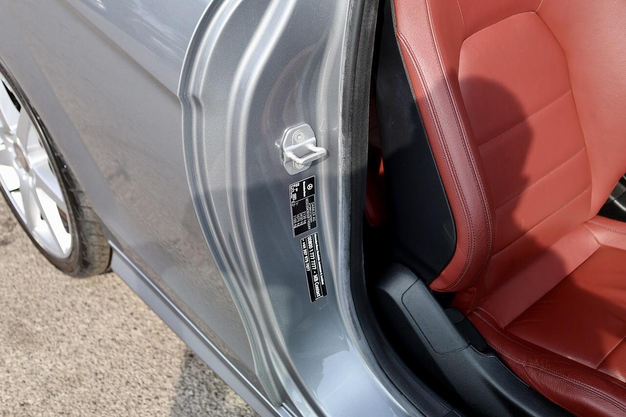 Mercedes-Benz C Class view 26