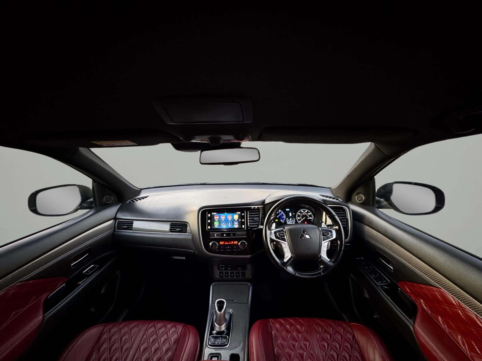 Mitsubishi Outlander view 42