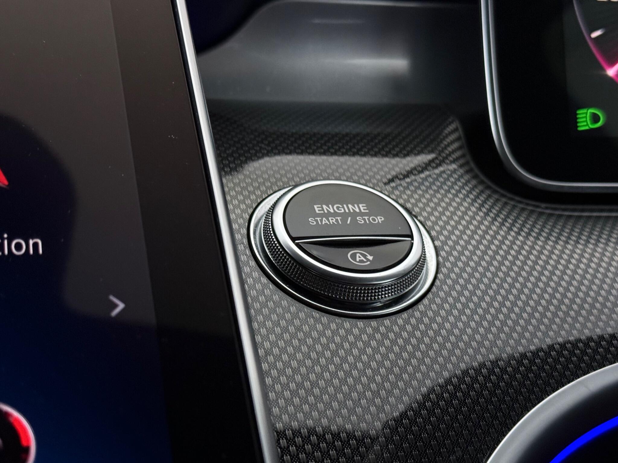 Mercedes-Benz C-Class view 19