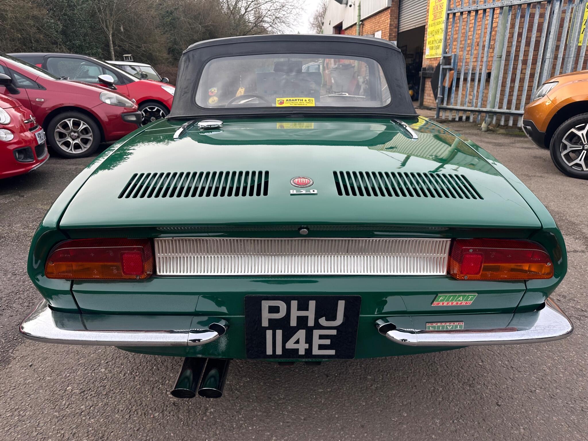 Fiat 850 view 8