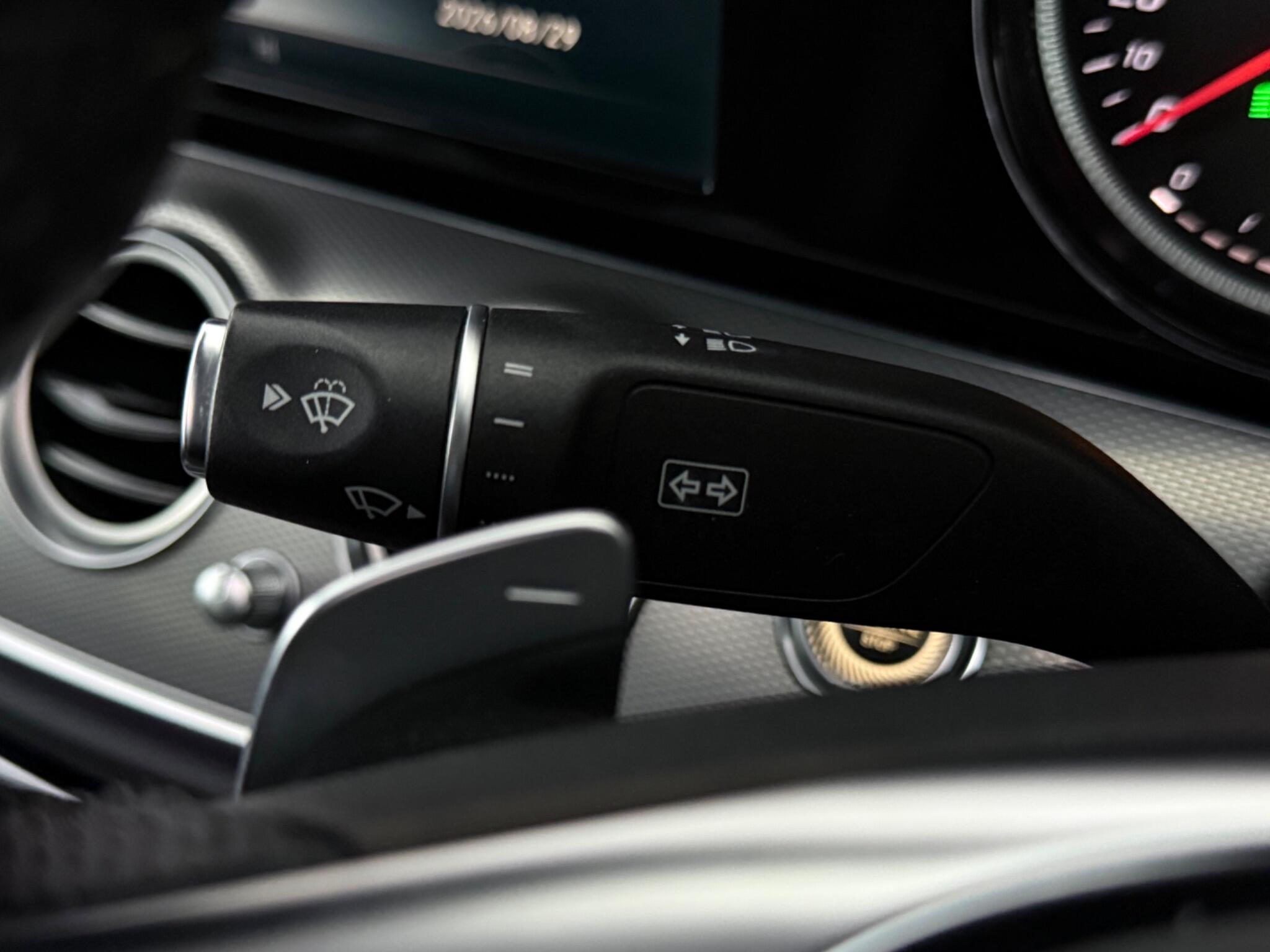Mercedes-Benz E-Class view 17