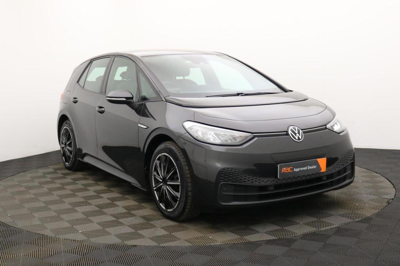 Volkswagen ID.3 view 5