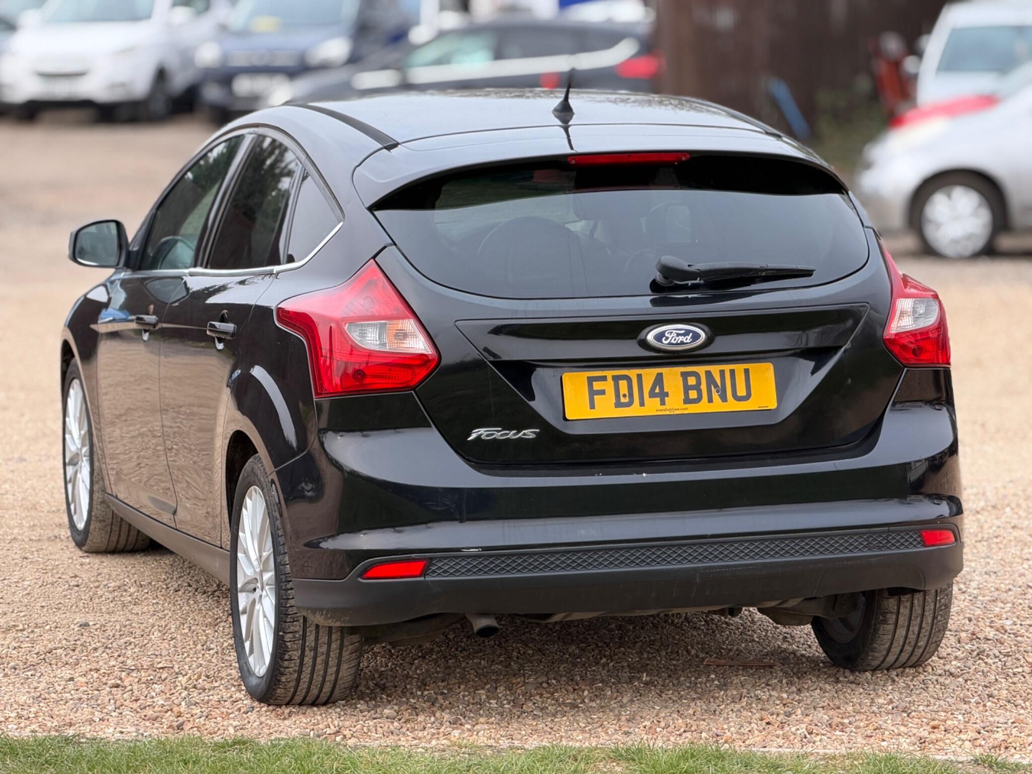 2014 Ford Focus 1.6 TDCi Zetec Euro 5 (s/s) 5dr image 9