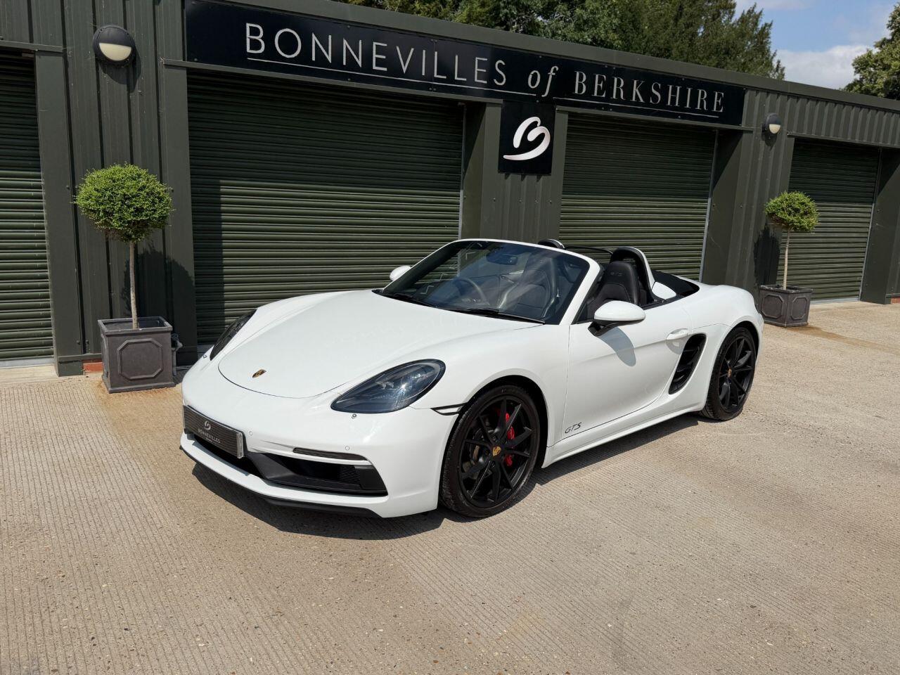 Porsche 718 Boxster view 8