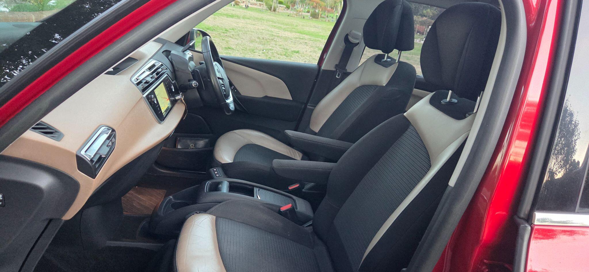Citroen C4 Picasso view 16