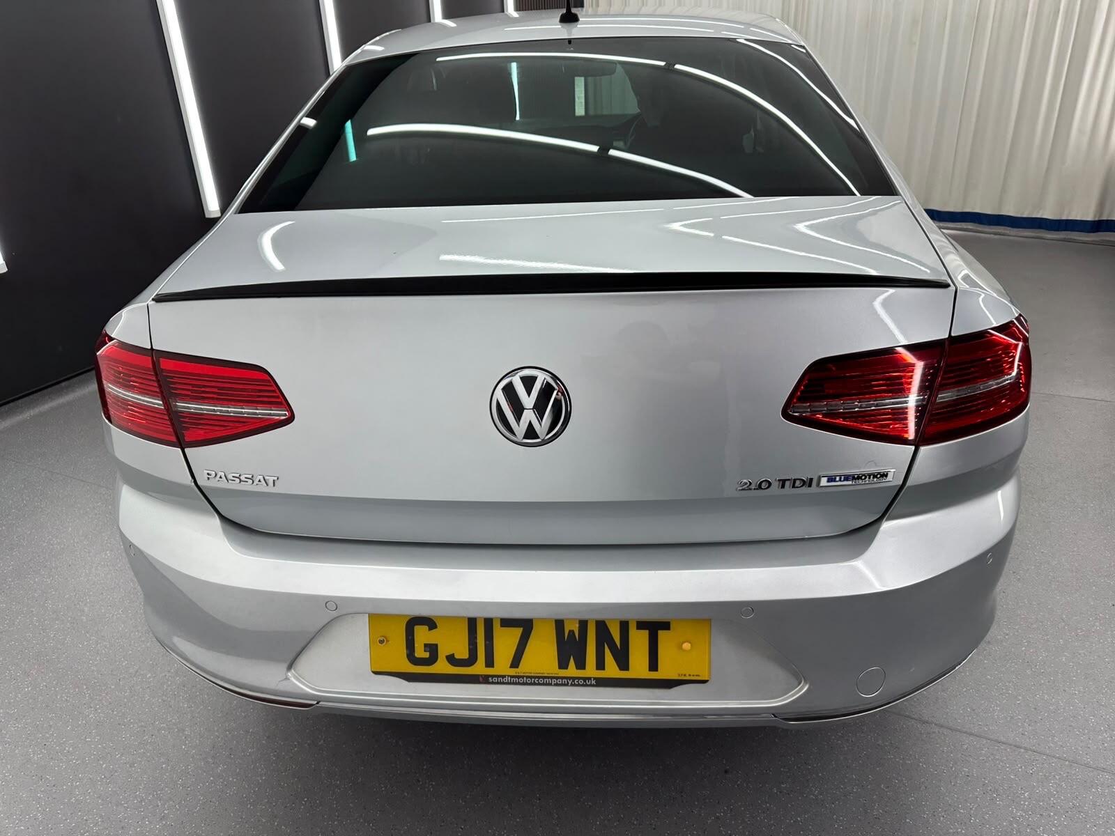 Volkswagen Passat view 14