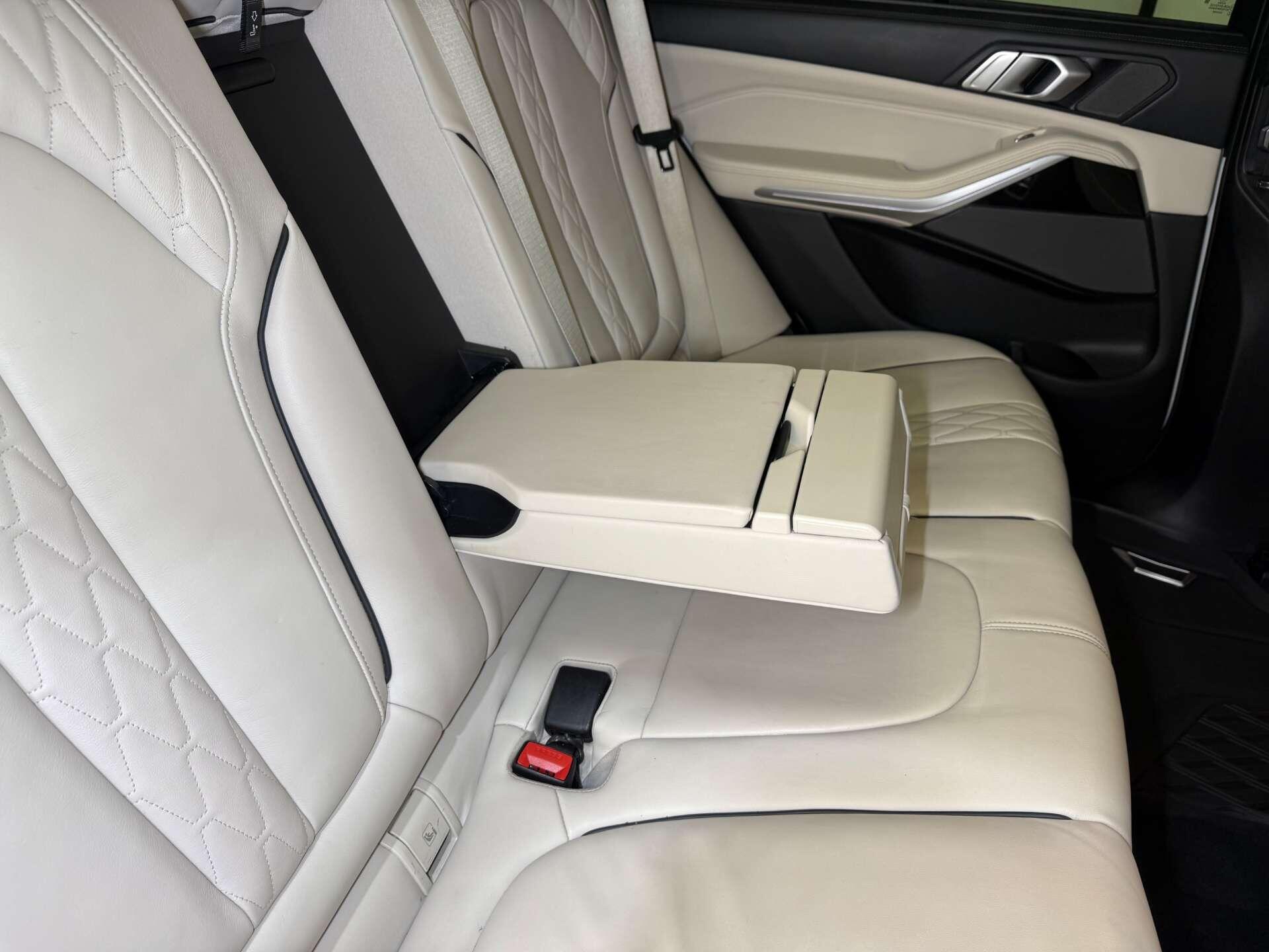 BMW X5 view 25