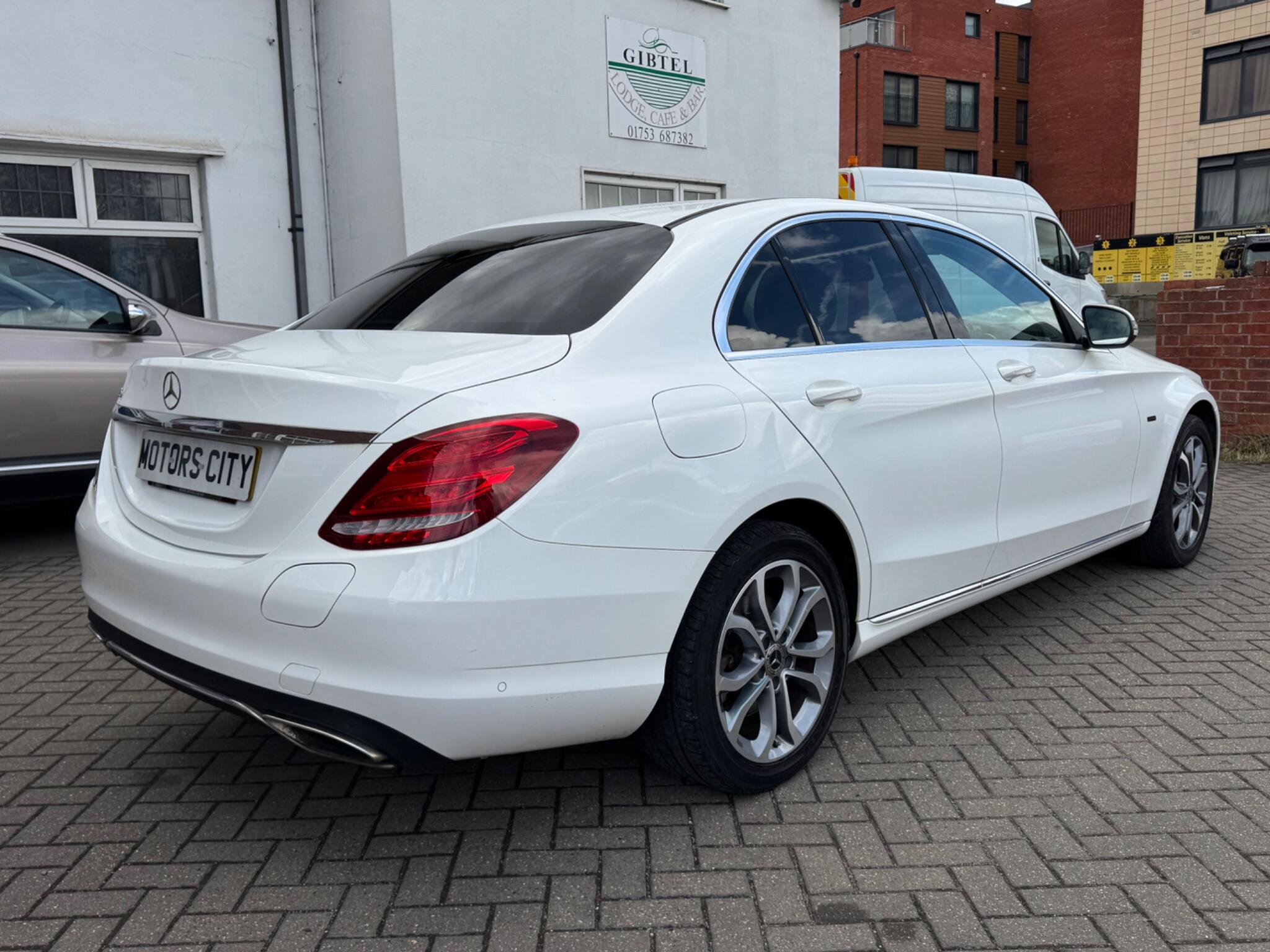 Mercedes-Benz C-Class view 12