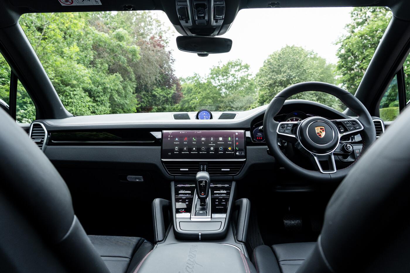 Porsche Cayenne view 27