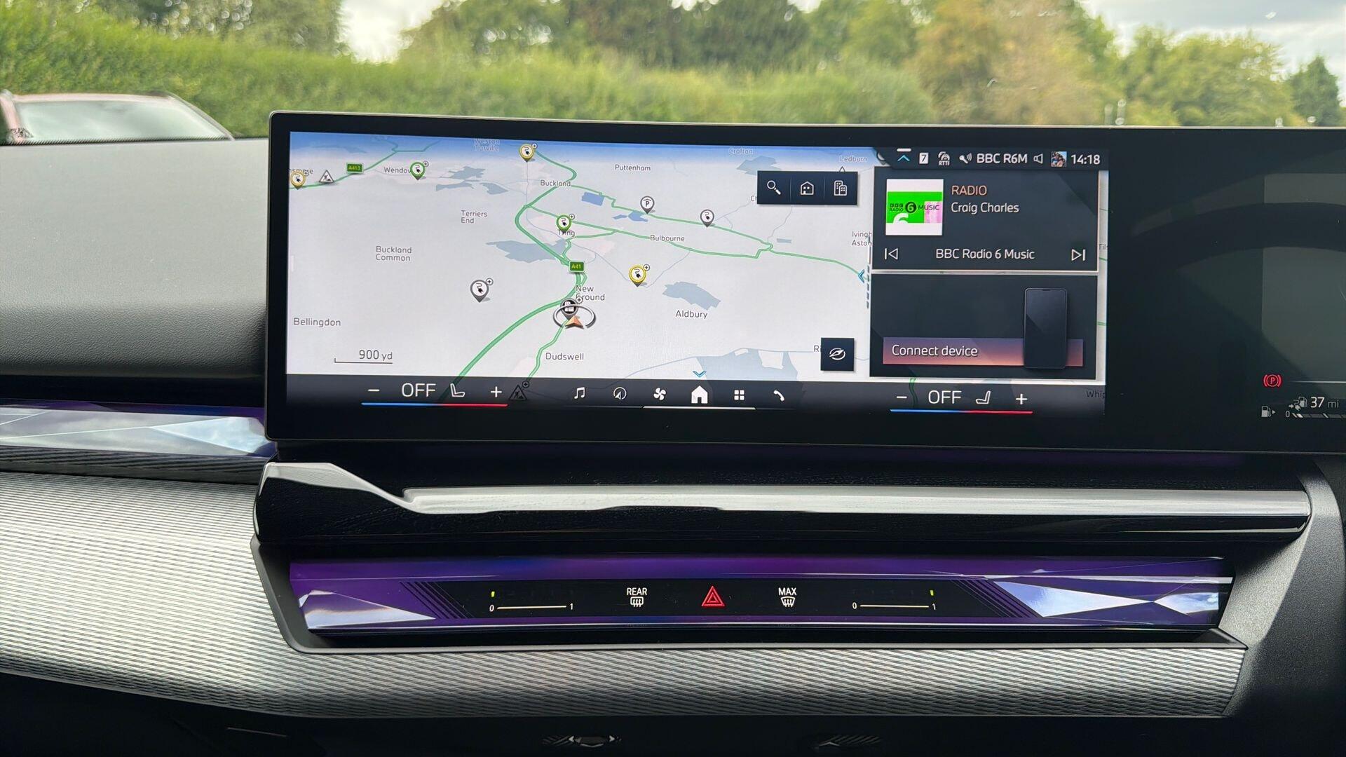 BMW 5 Series view 8