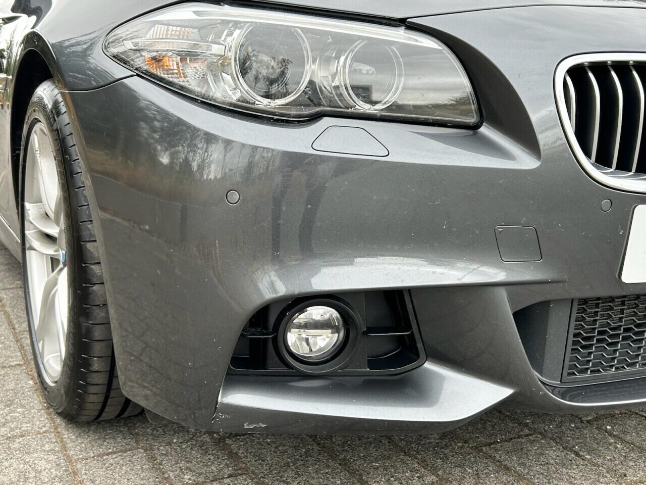 BMW 5 Series view 16