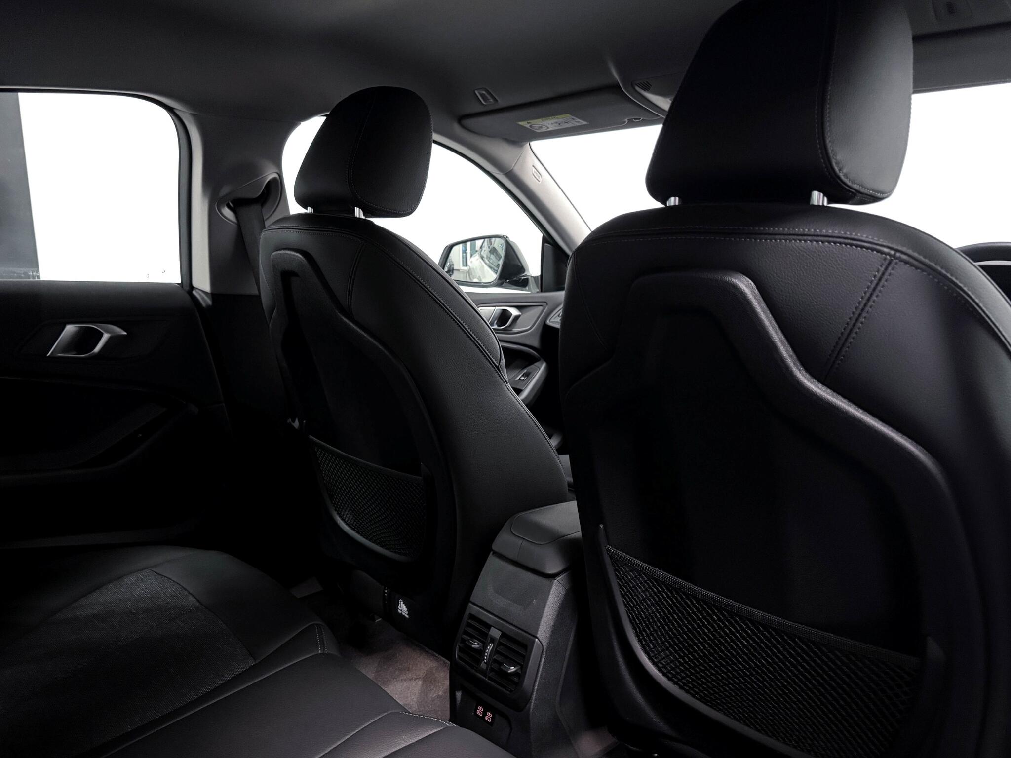 BMW 2 Series view 8