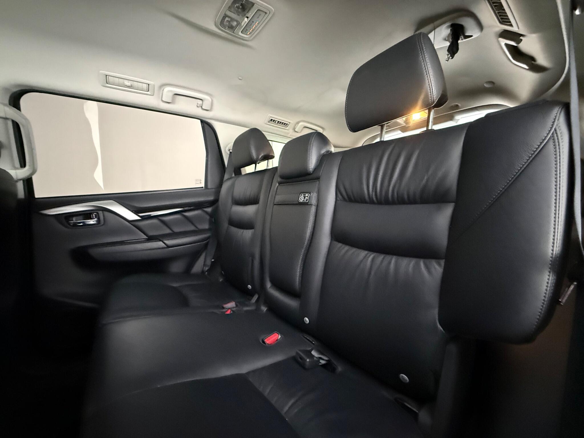Mitsubishi Shogun Sport view 30