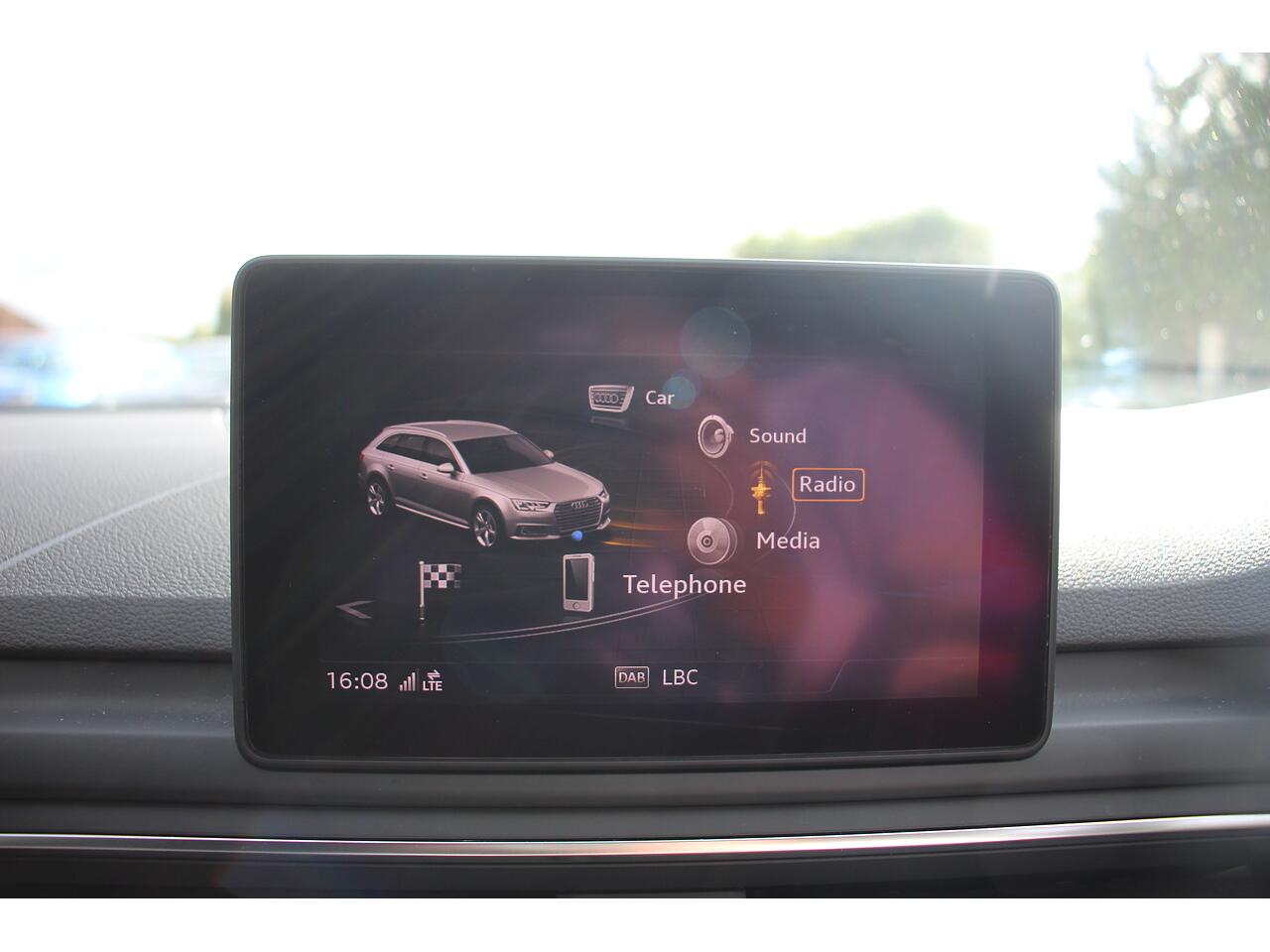 Audi A4 Avant view 21
