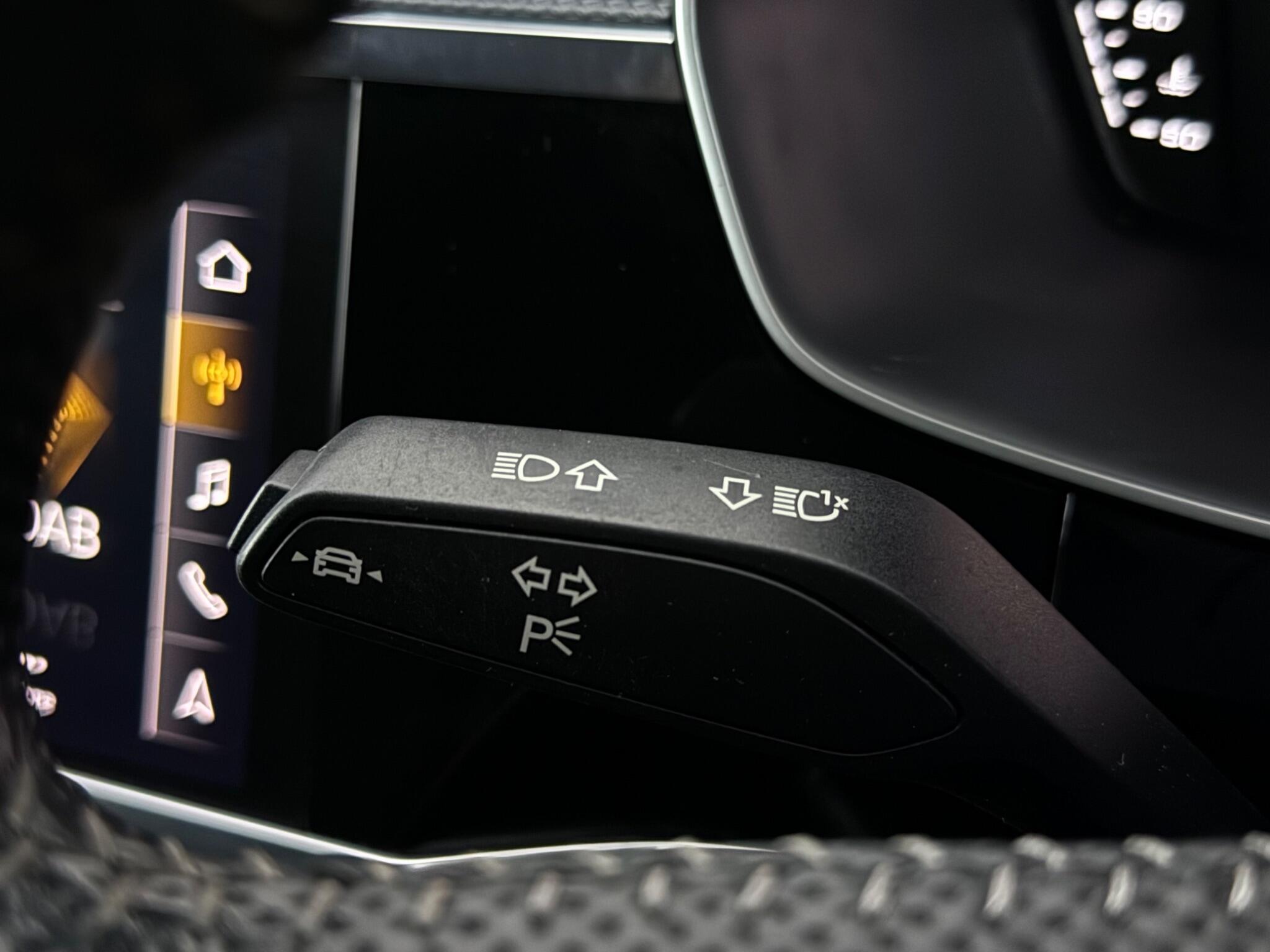 Audi Q3 view 17