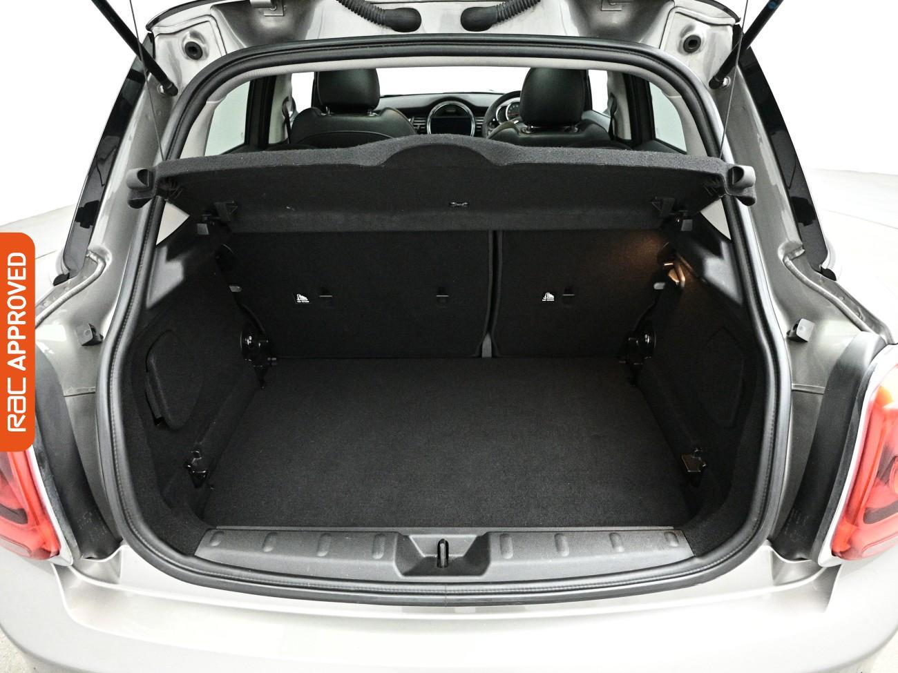 Mini Hatch view 27