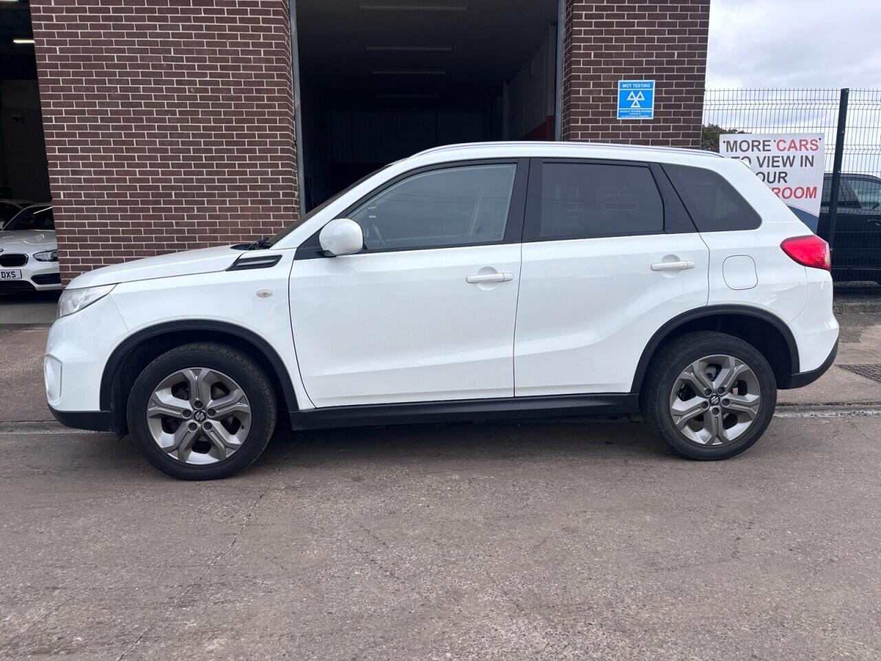 Suzuki Vitara view 4