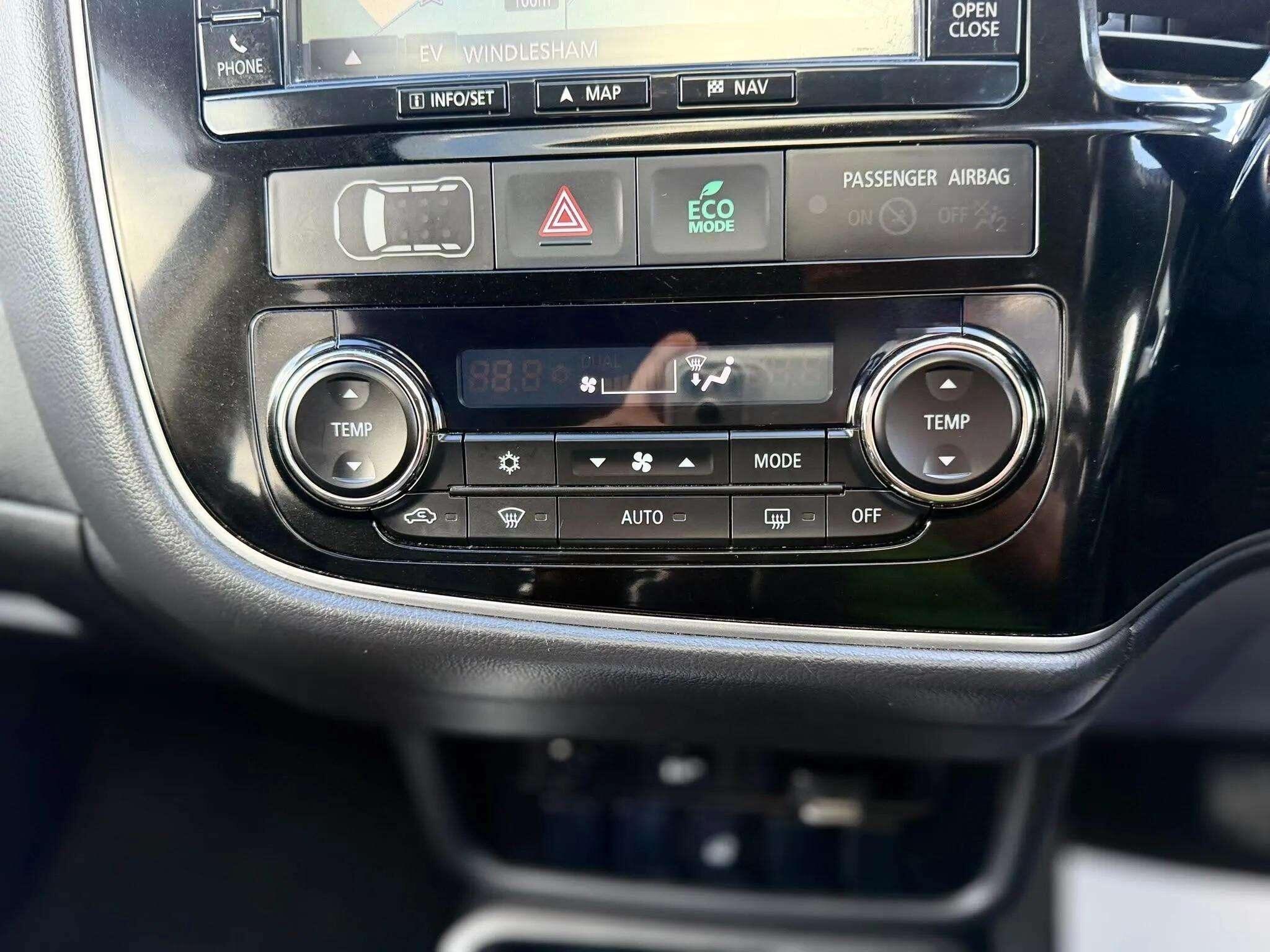 Mitsubishi Outlander view 33