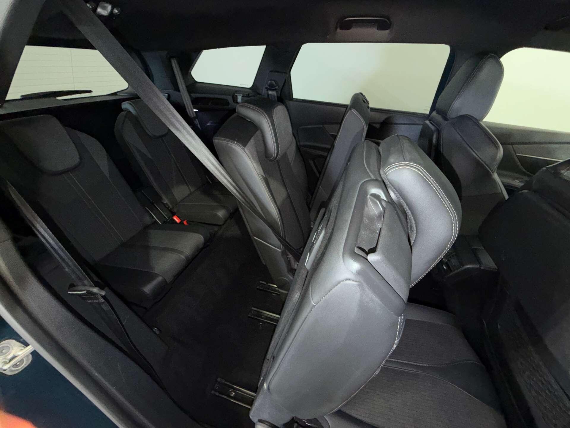 Peugeot 5008 view 13