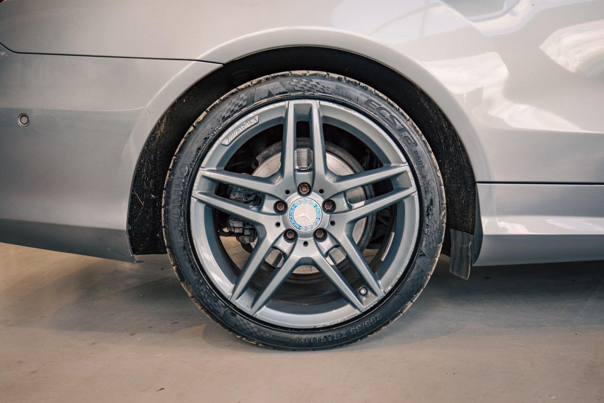 Mercedes-Benz E-Class view 8