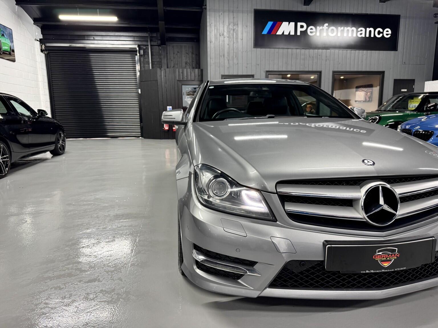 Mercedes-Benz C Class view 26