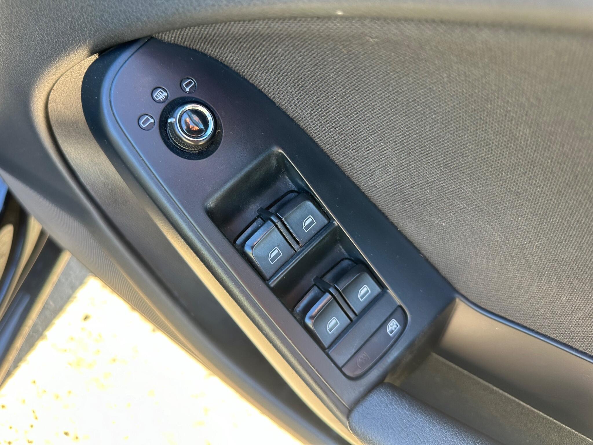 Audi A4 Avant view 14