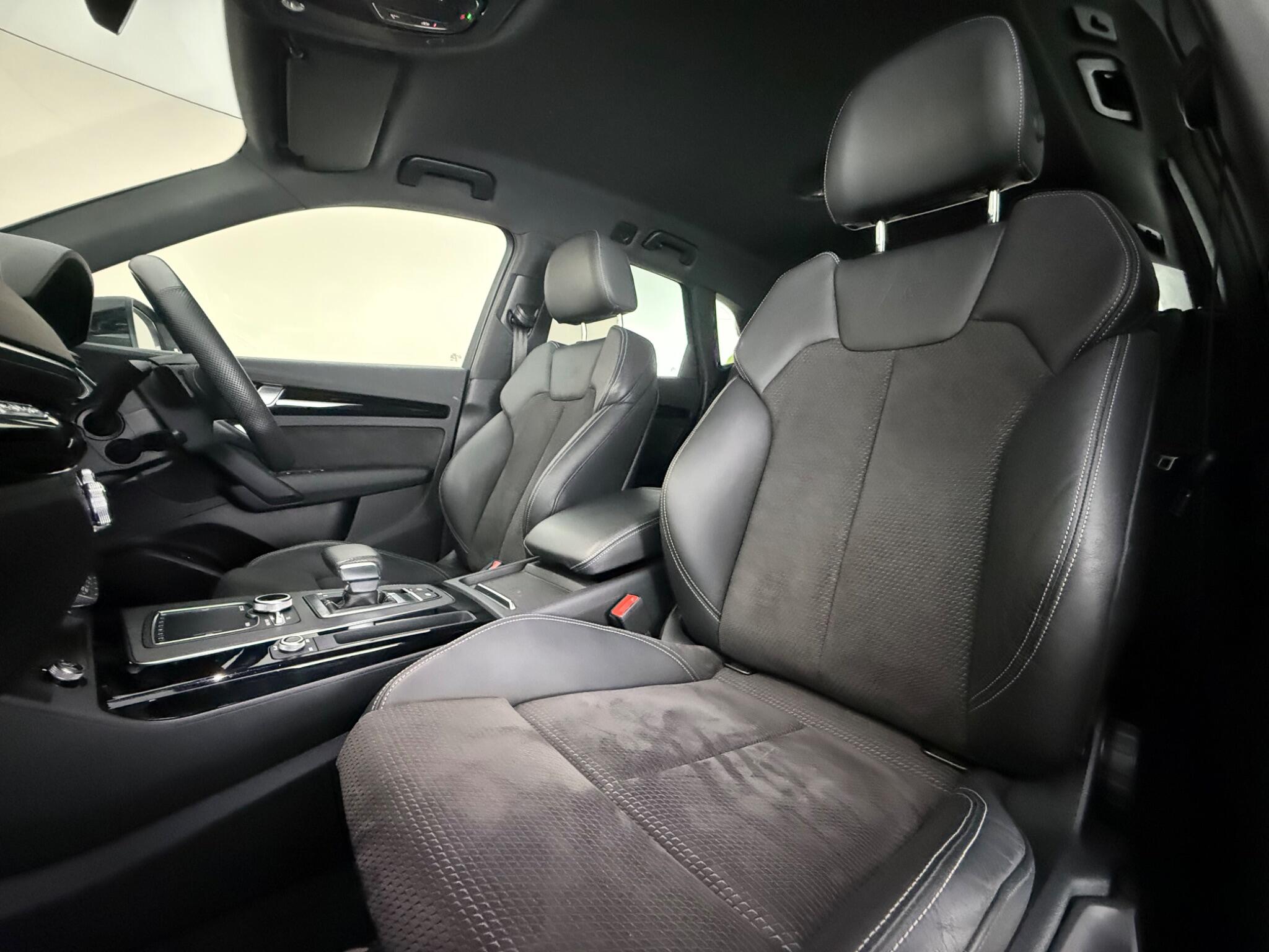 Audi Q5 view 32