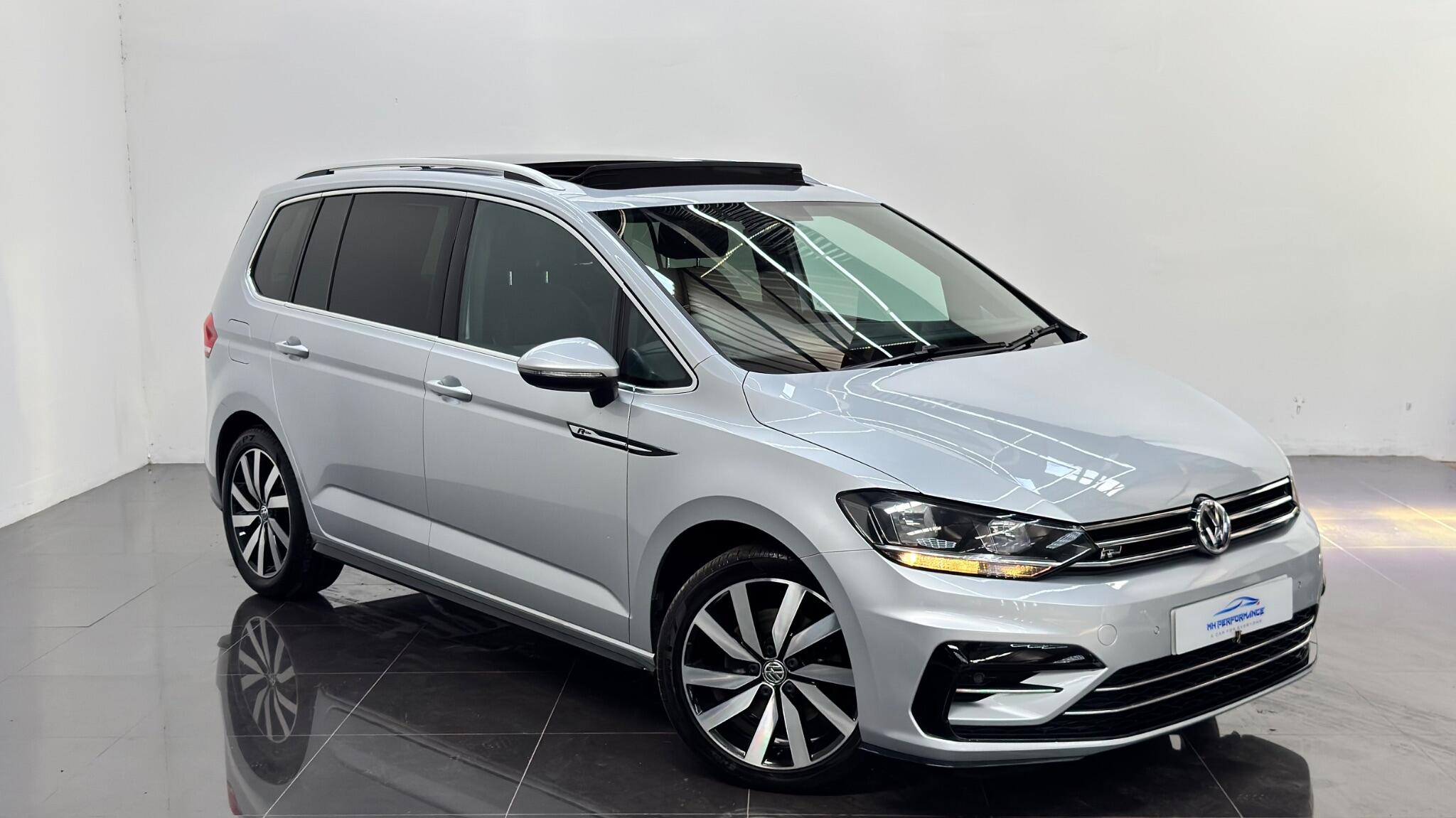 Volkswagen Touran view 8