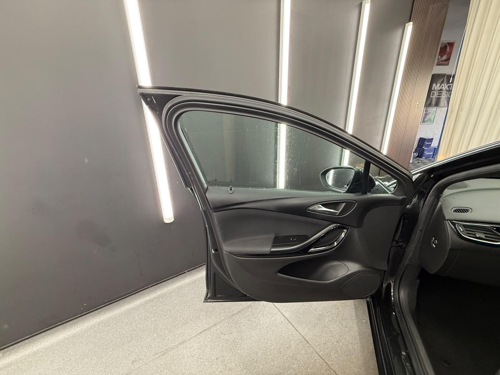 Vauxhall Astra view 15