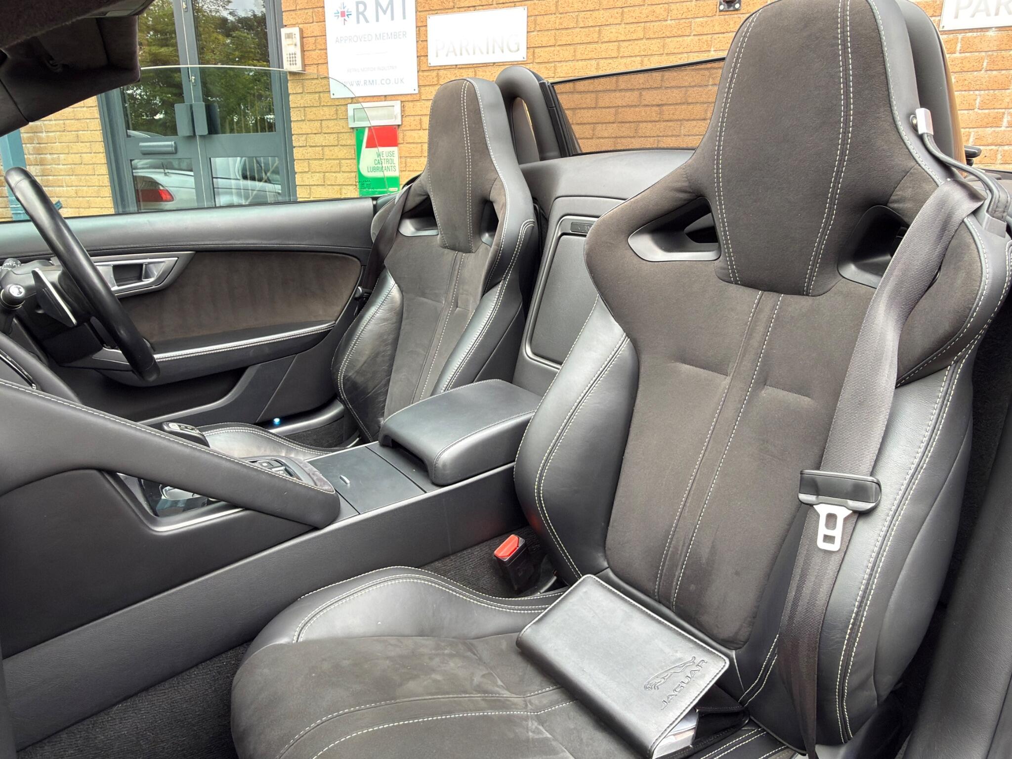 Jaguar F-Type view 38