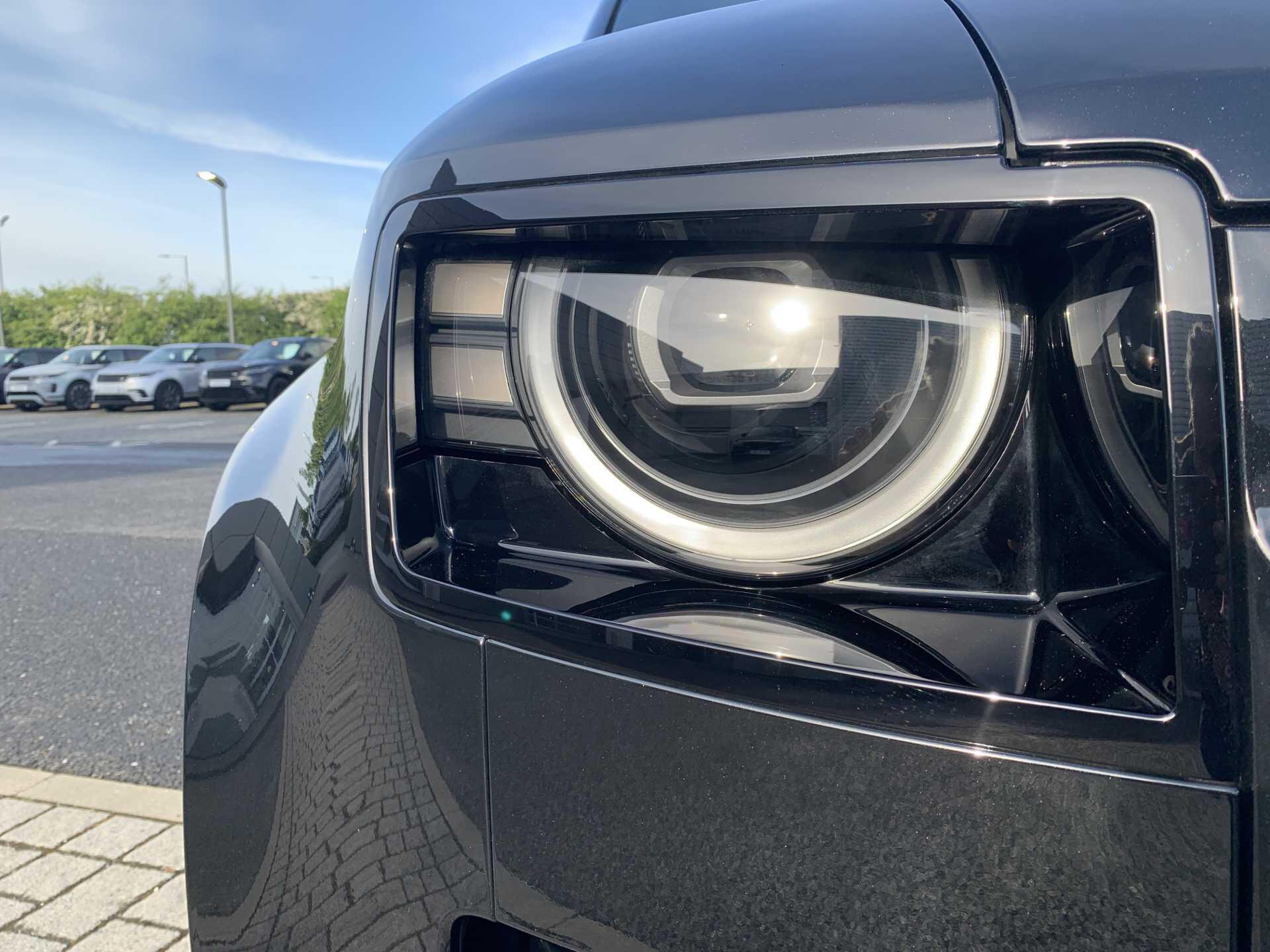 Land Rover Defender view 16