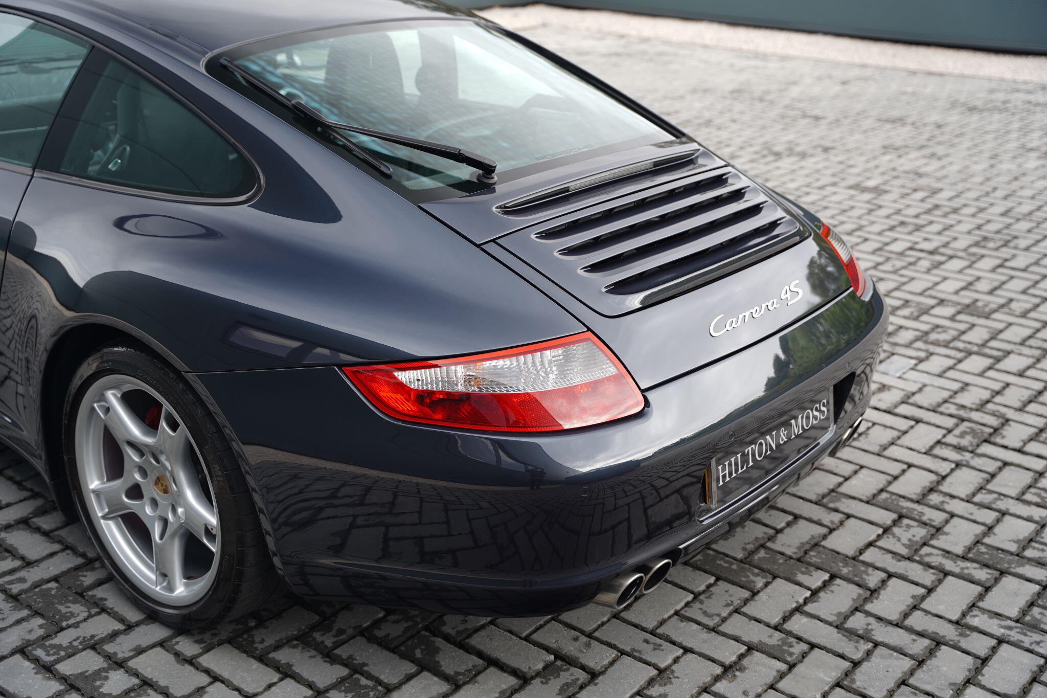Porsche 911 view 57