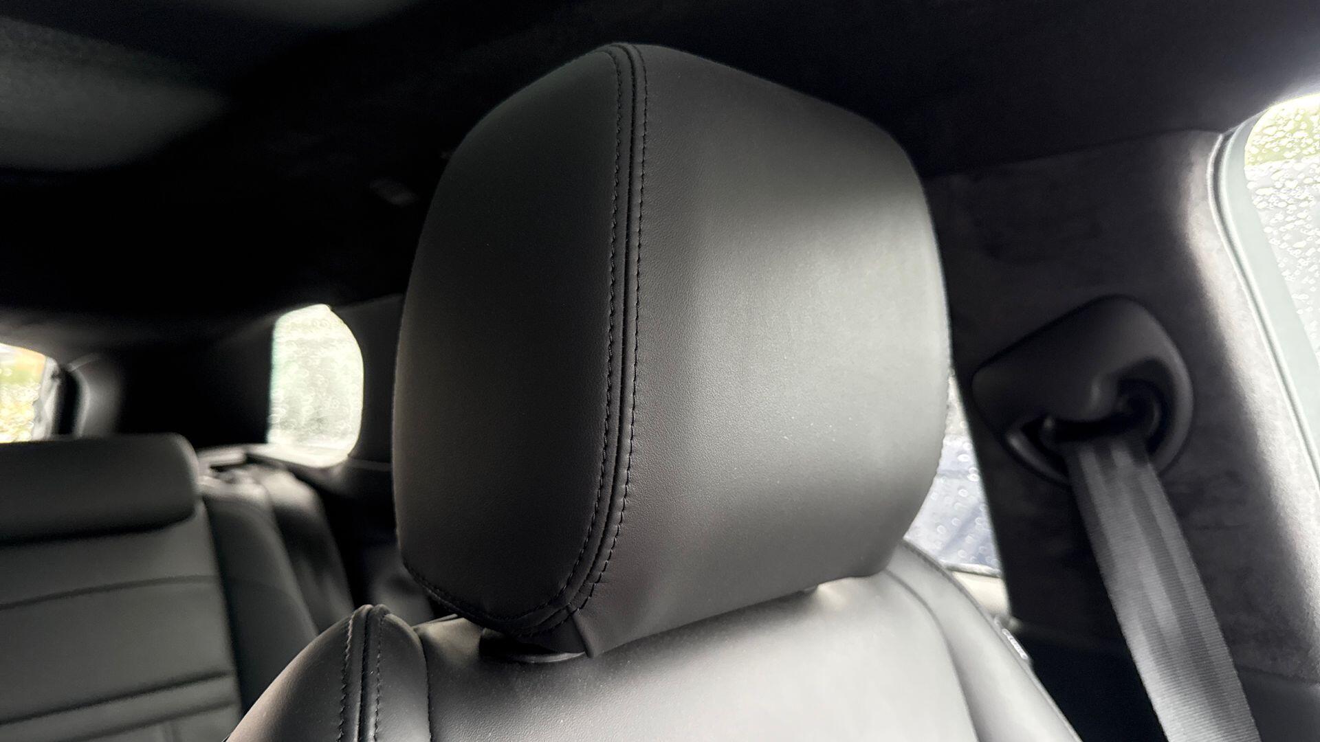 Land Rover Range Rover Evoque view 36
