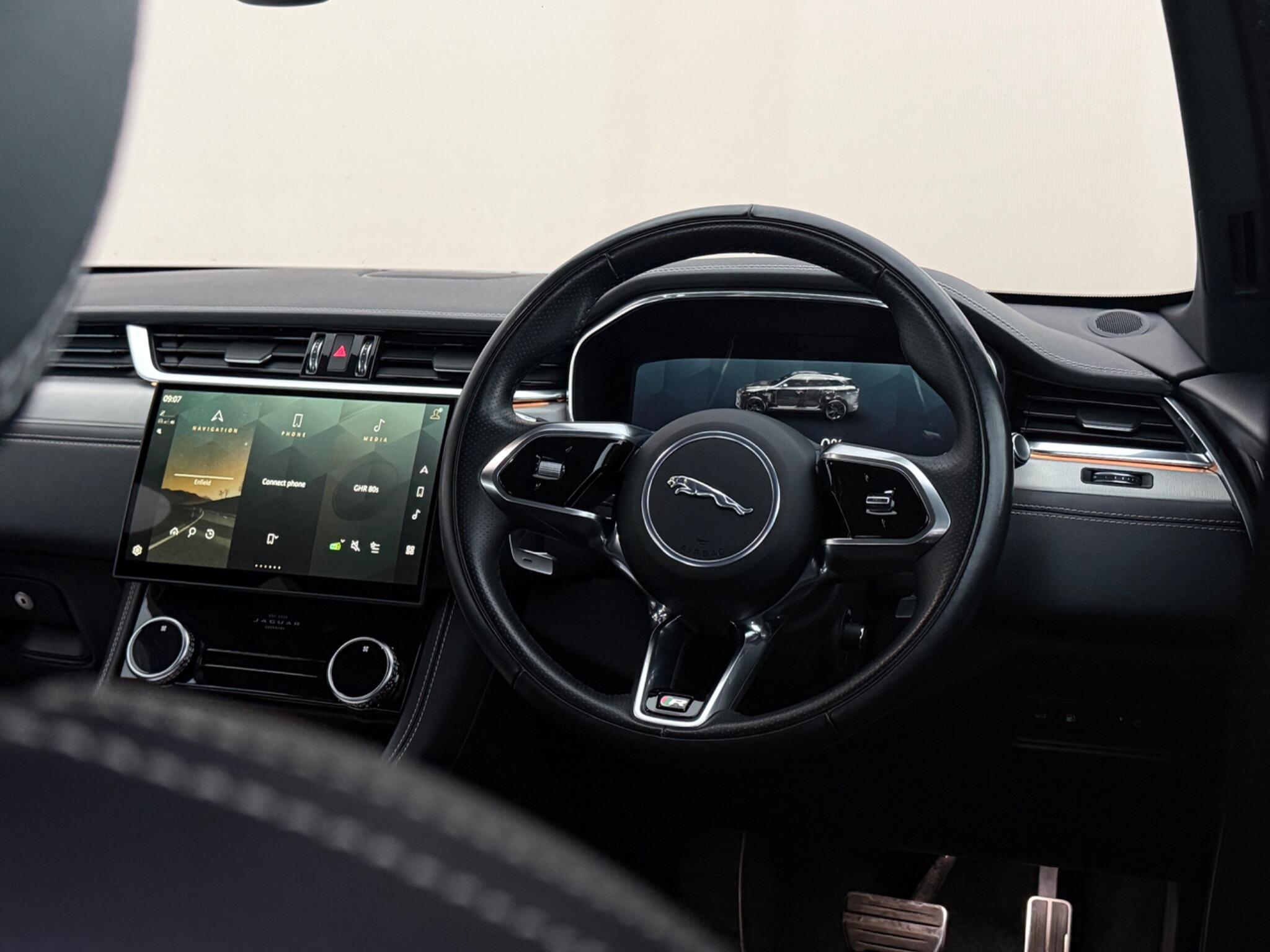 Jaguar F-Pace view 17
