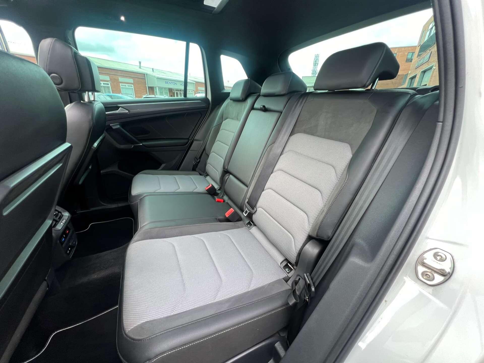 Volkswagen Tiguan view 11